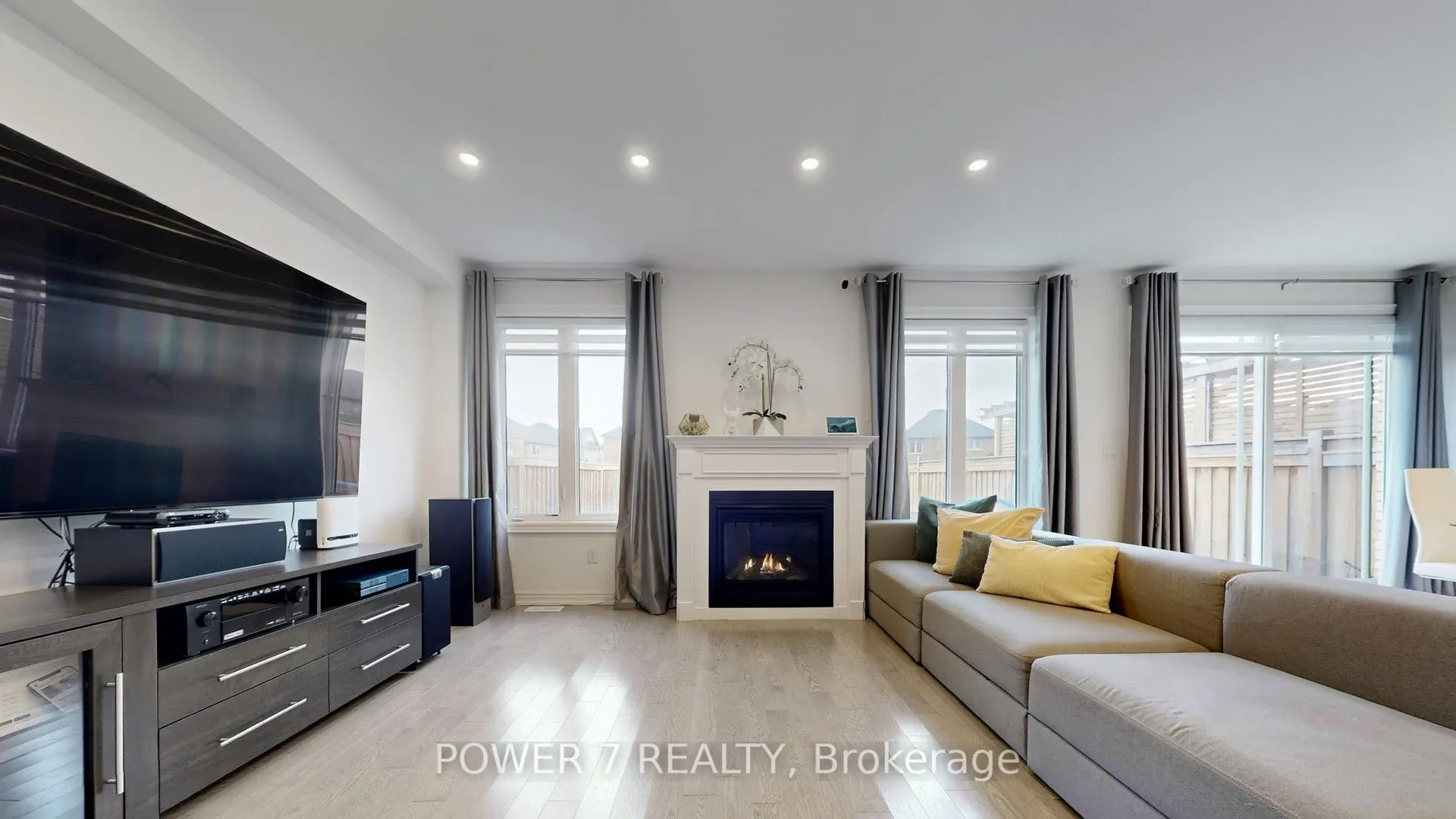 2417 Dress Circle Crescent