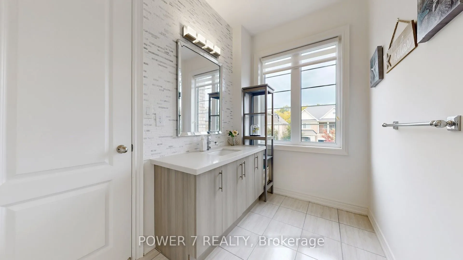 2417 Dress Circle Crescent