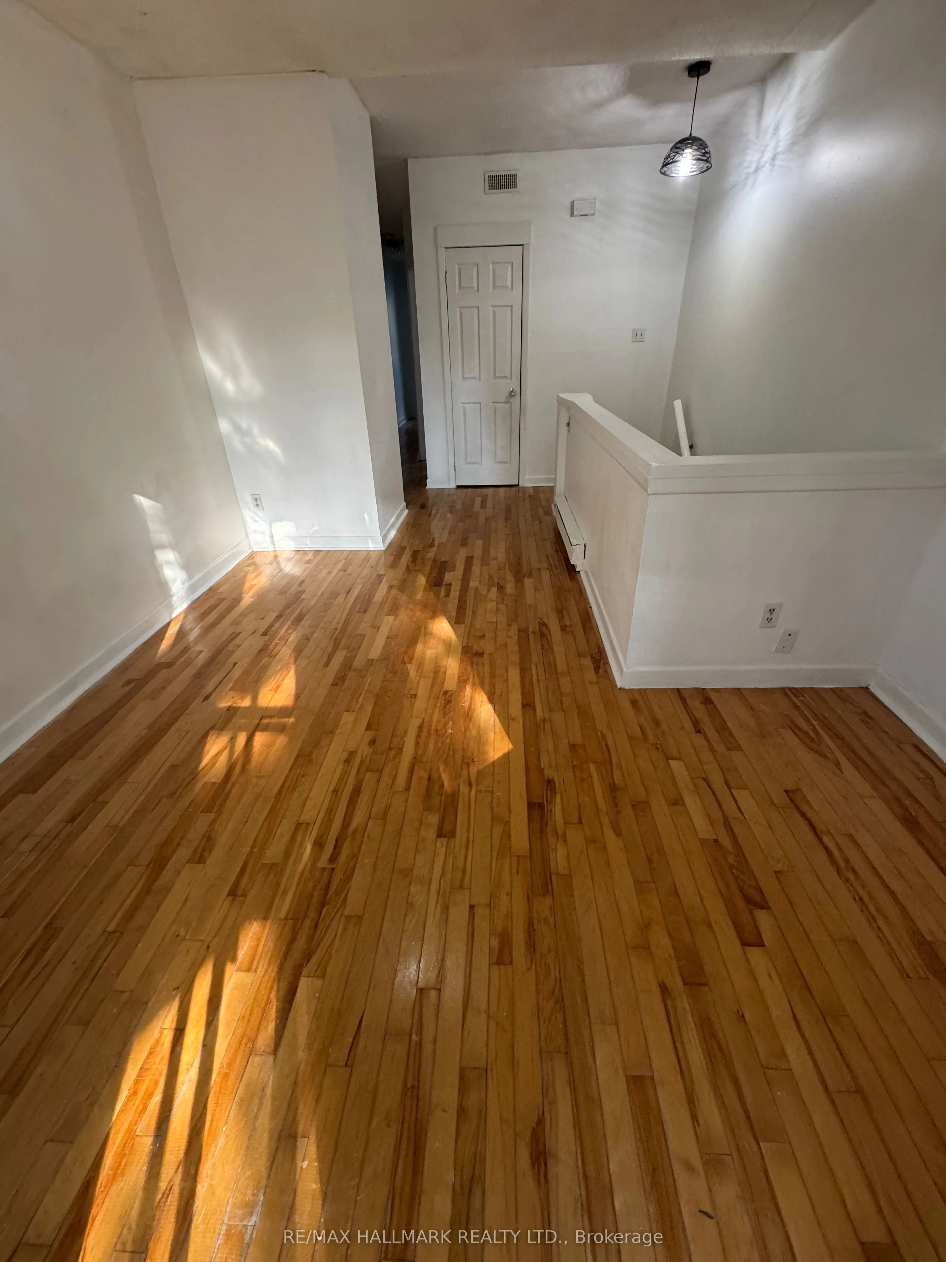 57 Hiawatha Avenue, #Upper
