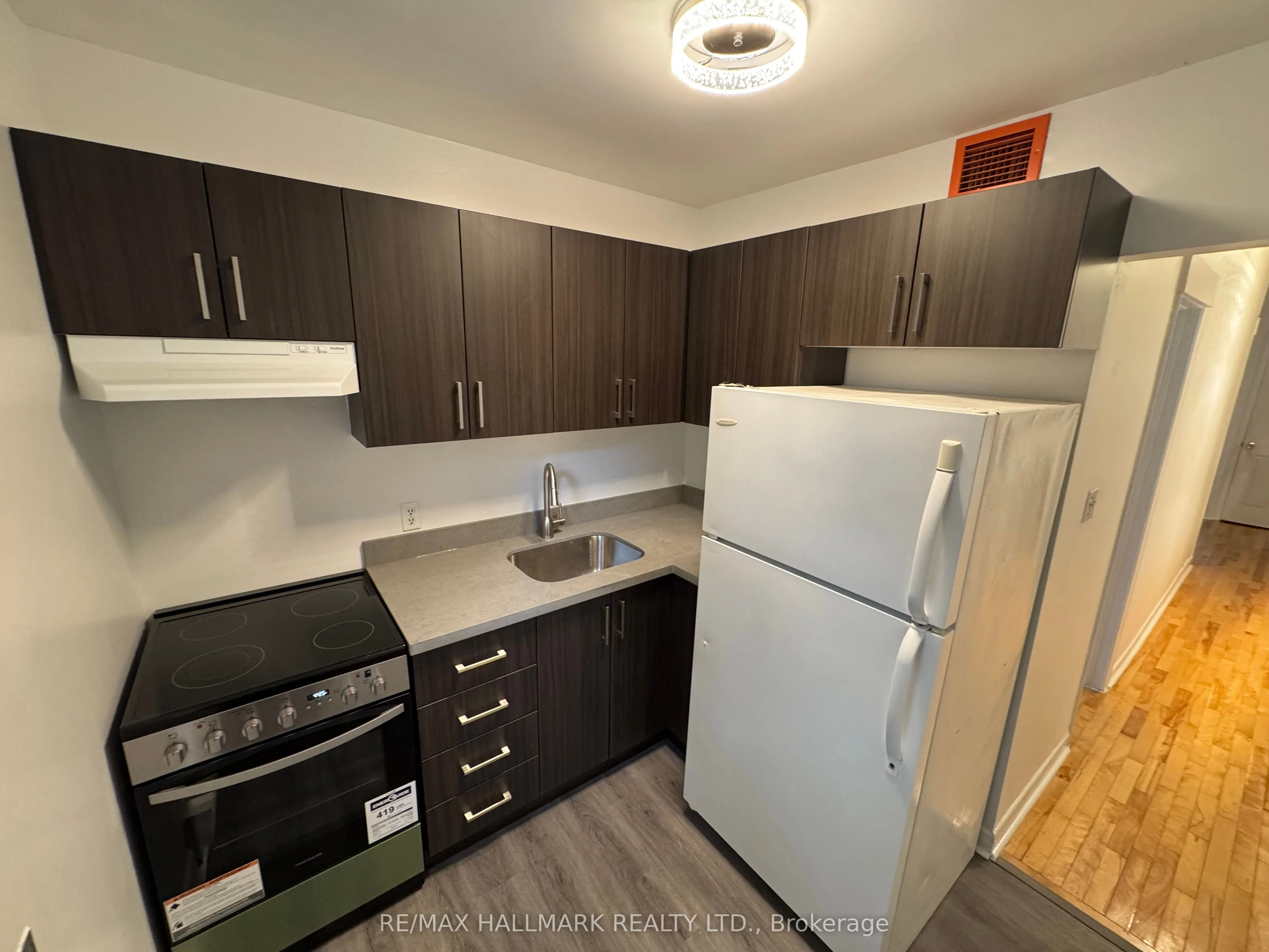 57 Hiawatha Avenue, #Upper