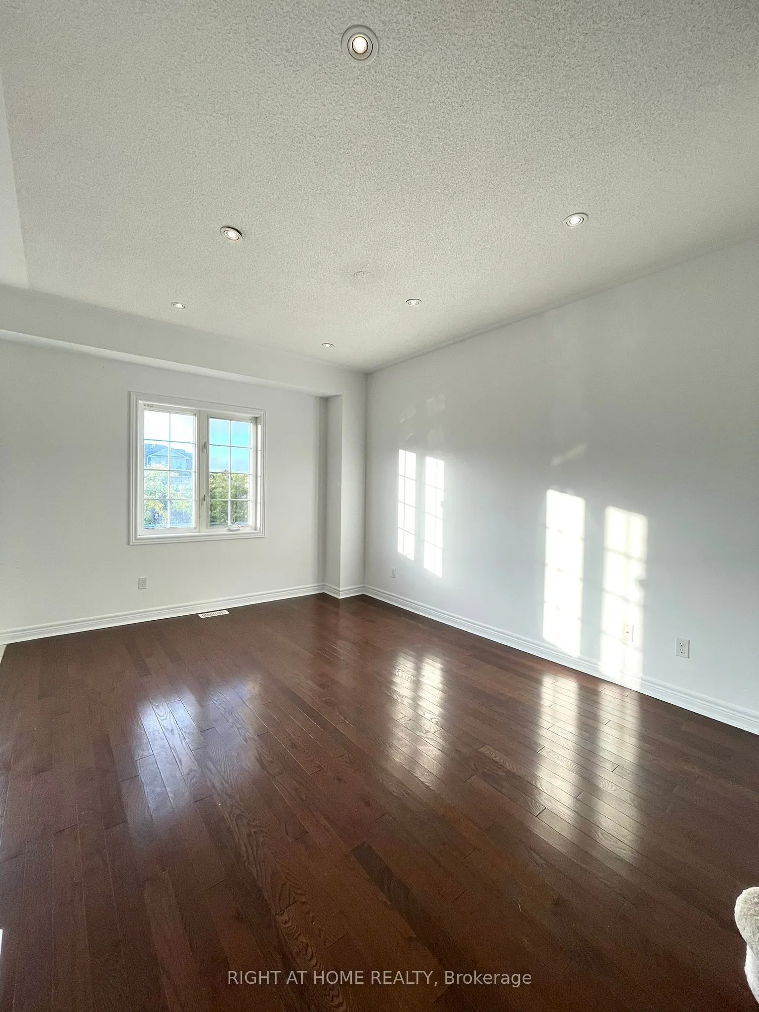 1505 Spinnaker Mews
