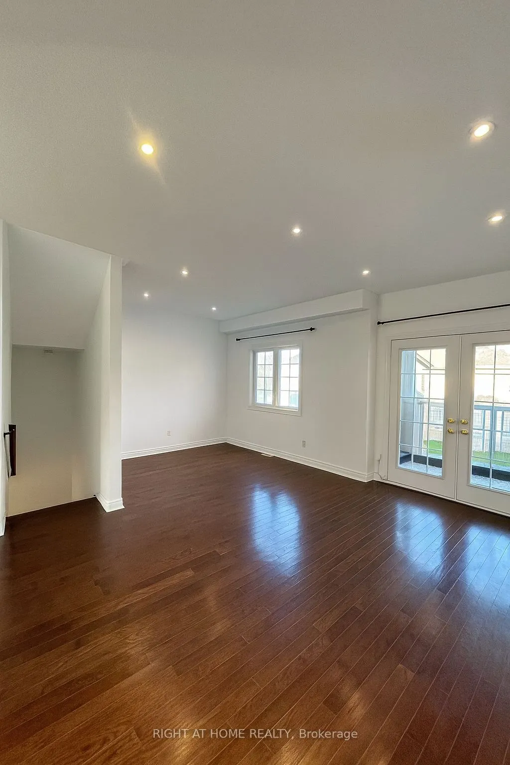 1505 Spinnaker Mews