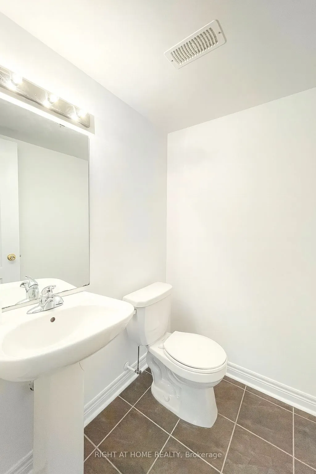 1505 Spinnaker Mews