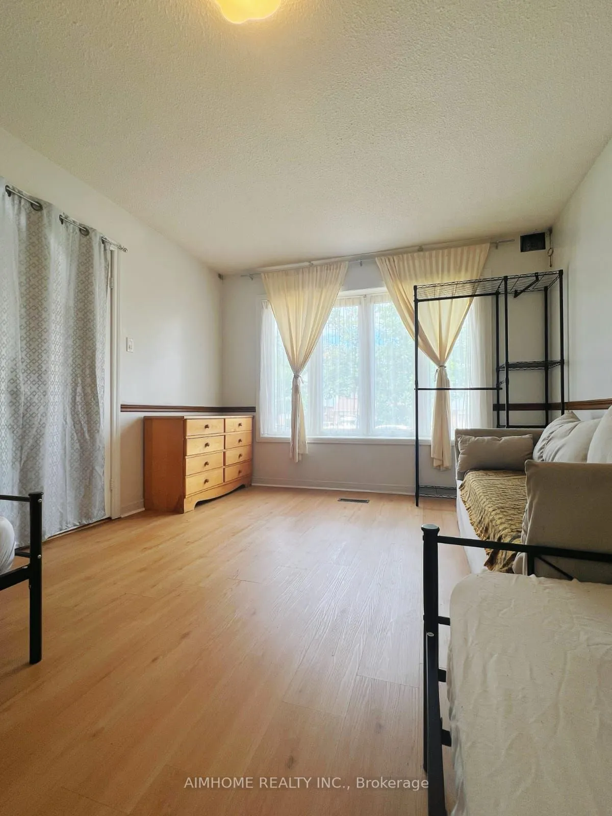 12 Blue Eagle Trail, #Room1