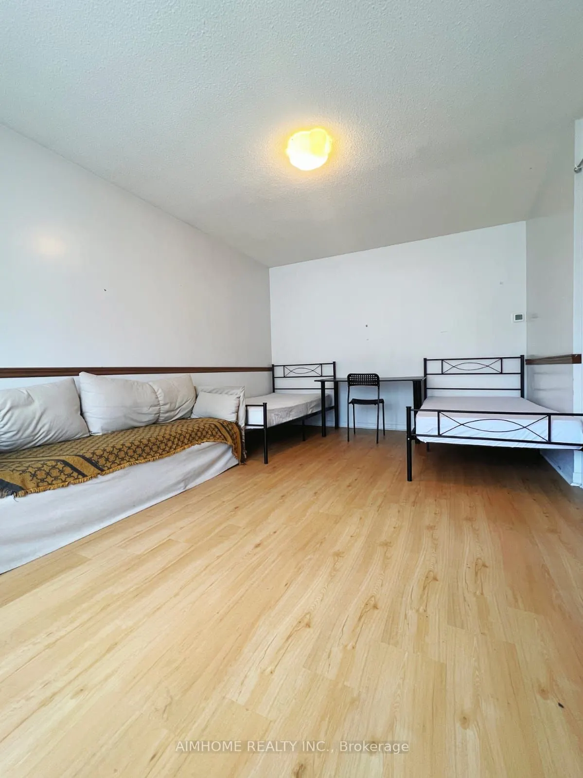 12 Blue Eagle Trail, #Room1