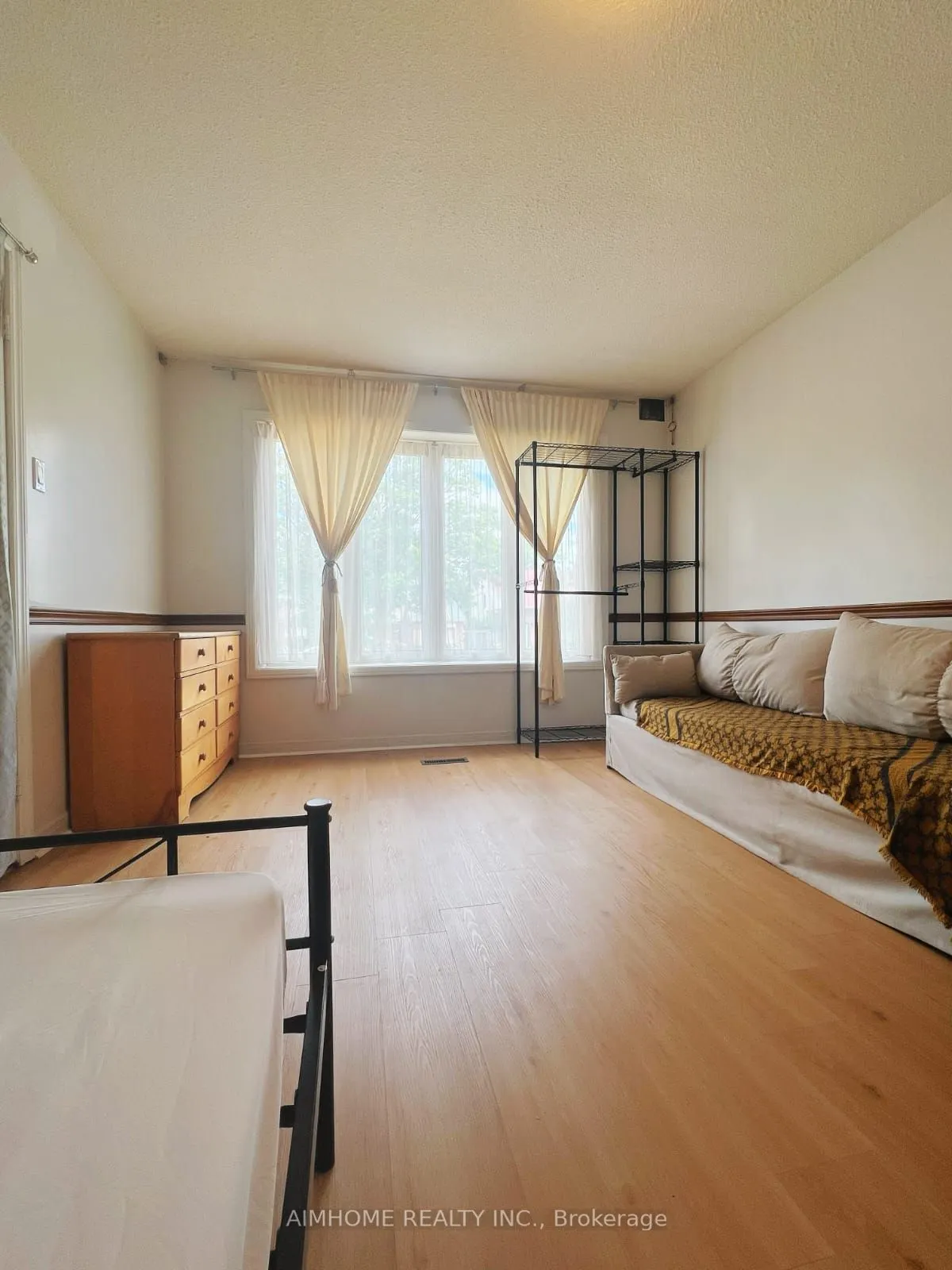 12 Blue Eagle Trail, #Room1