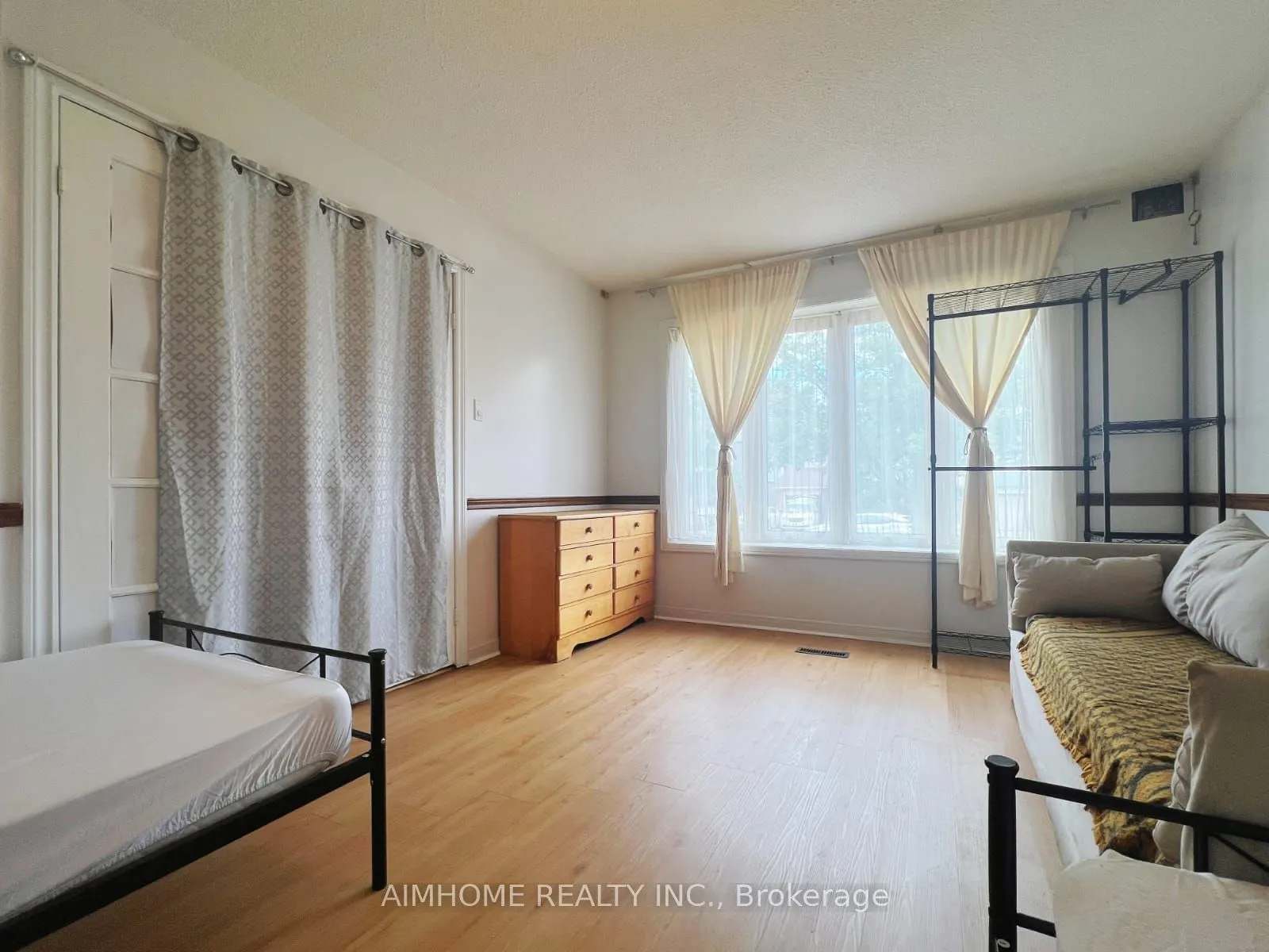 12 Blue Eagle Trail, #Room1