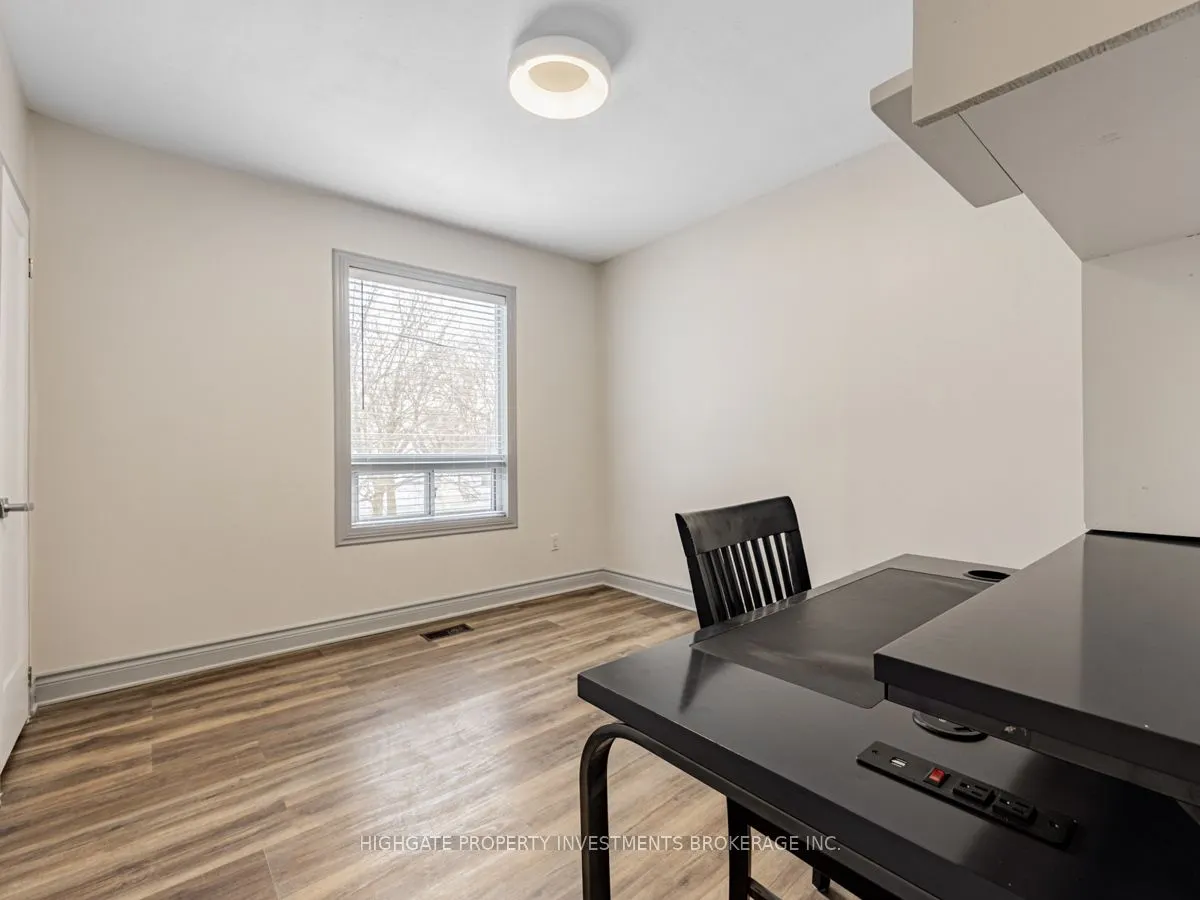 6 Kew Beach Avenue, #Upper
