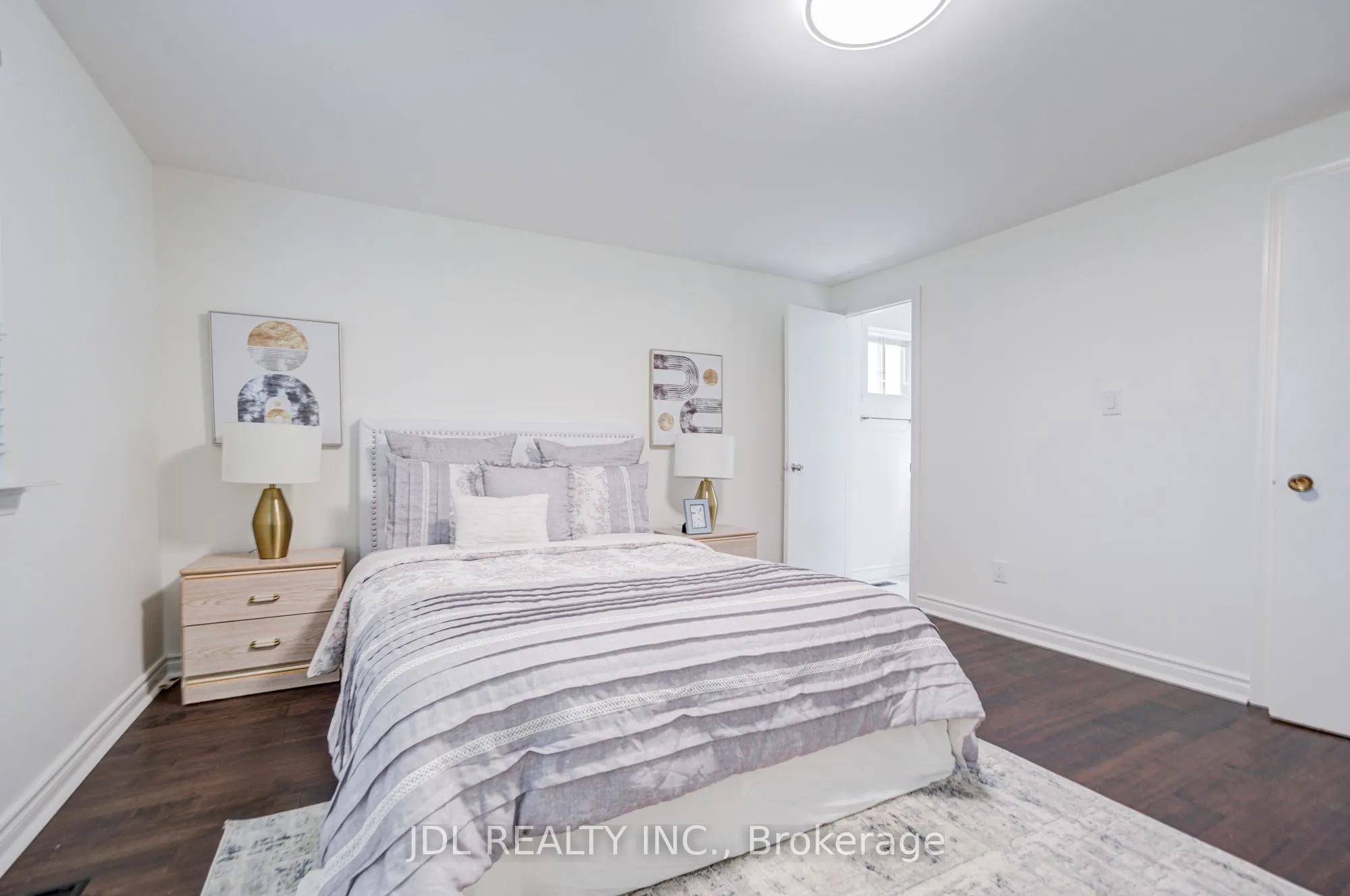 6 Norhead Avenue