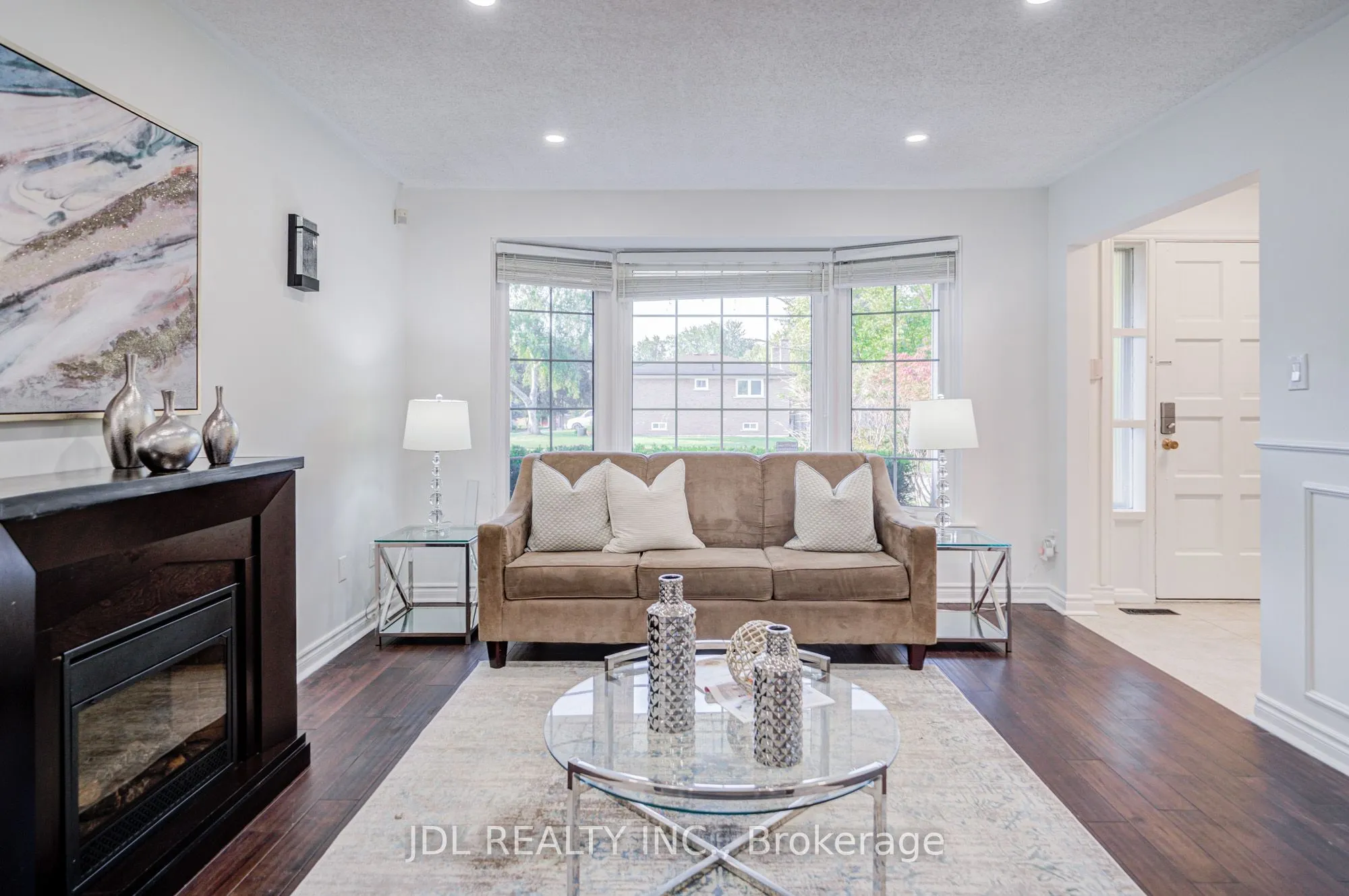 6 Norhead Avenue