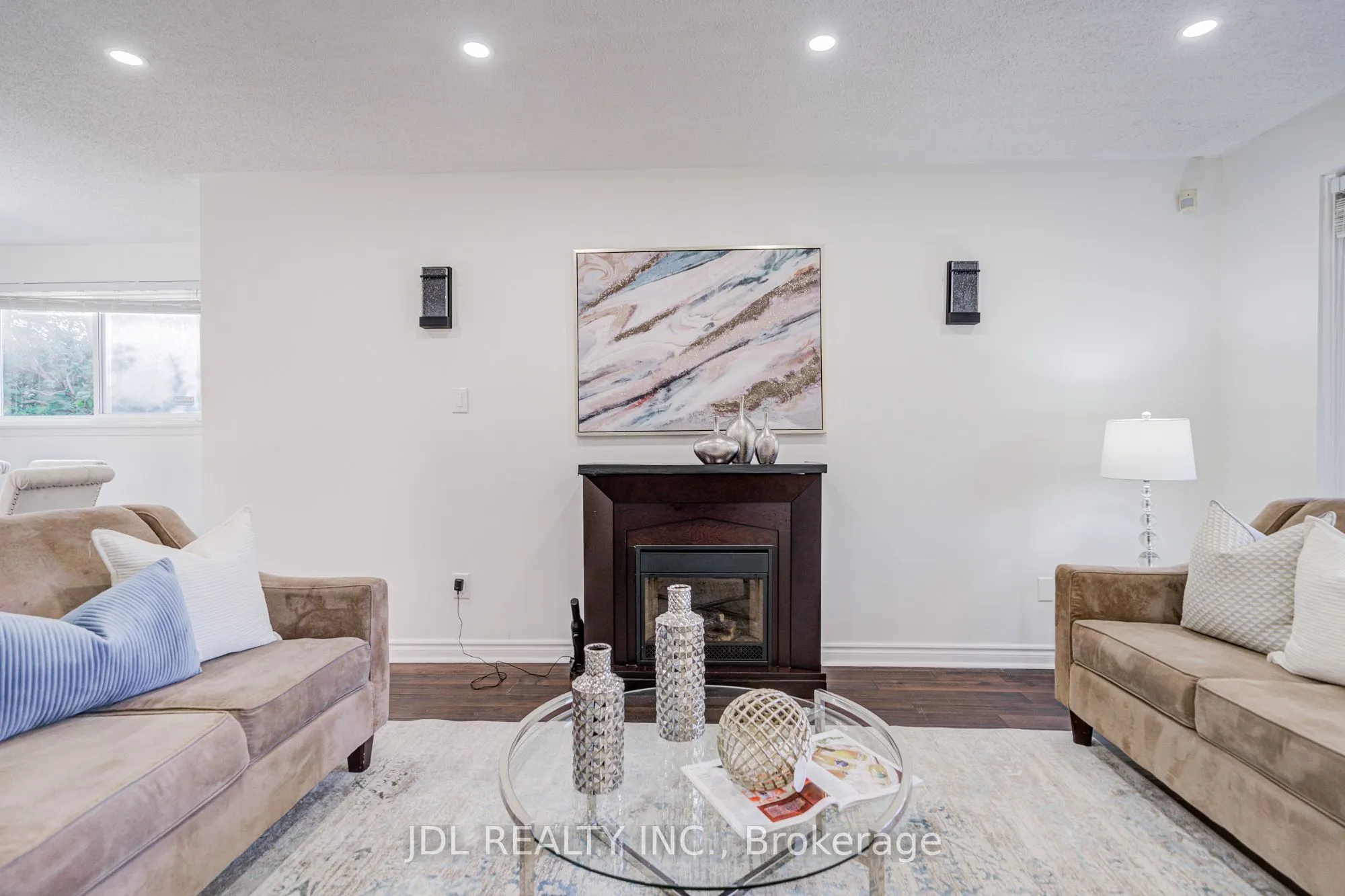 6 Norhead Avenue