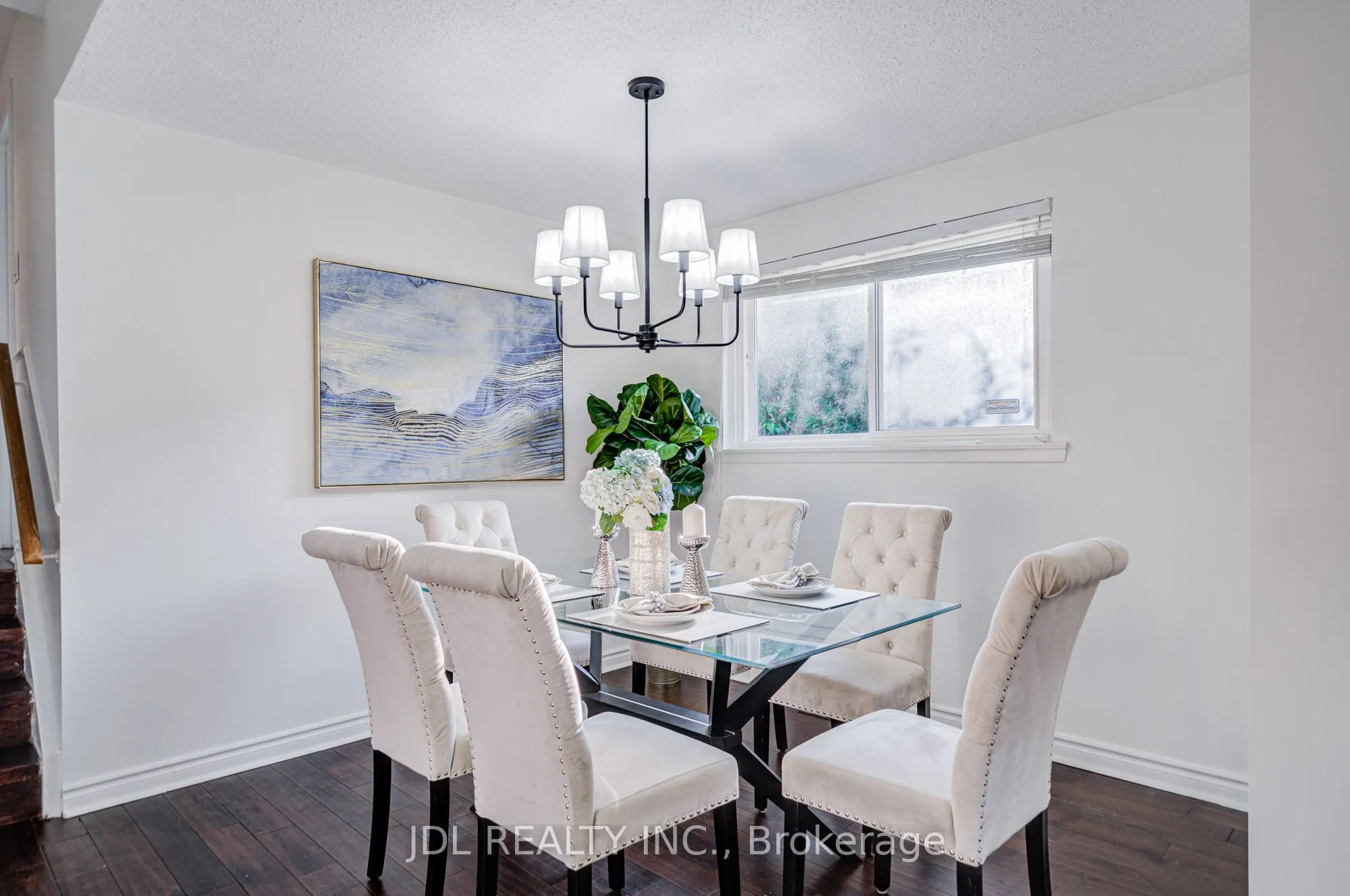 6 Norhead Avenue