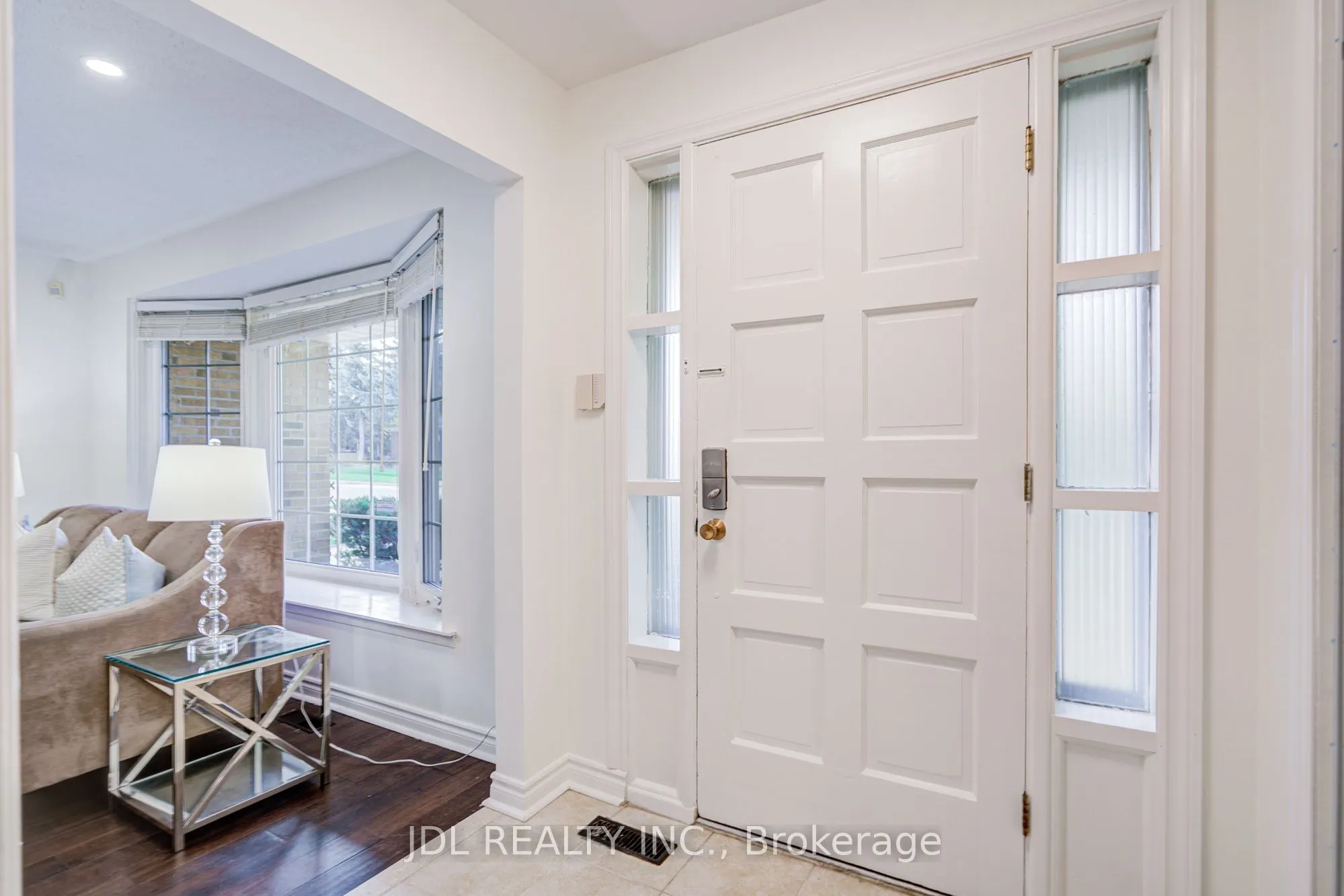 6 Norhead Avenue