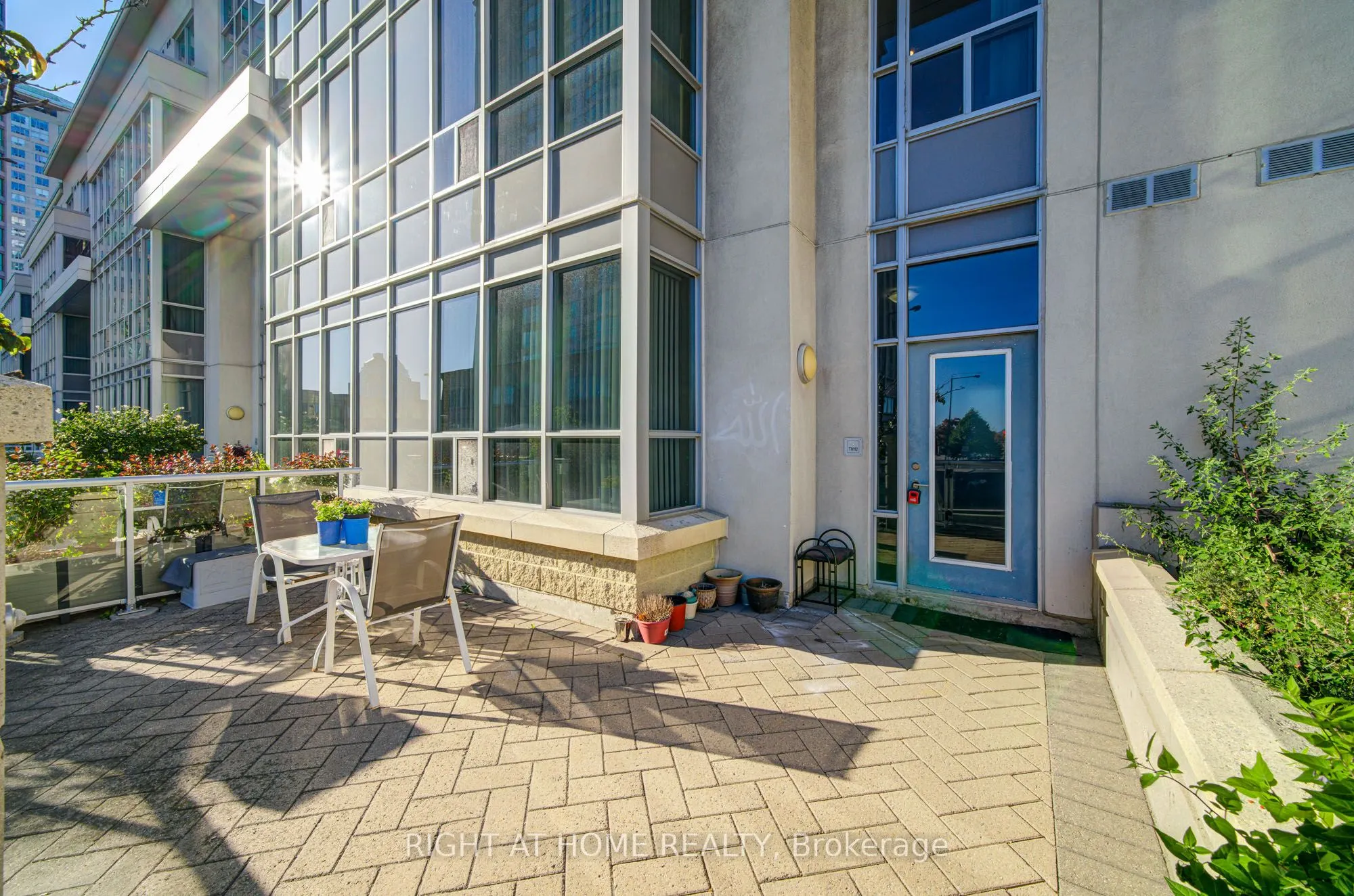 36 Lee Centre Drive, #Th112