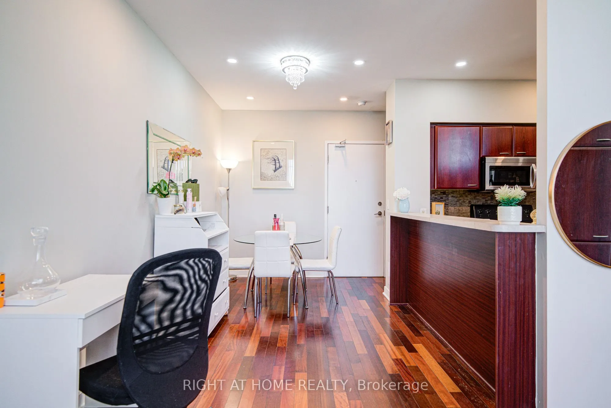 36 Lee Centre Drive, #Th112