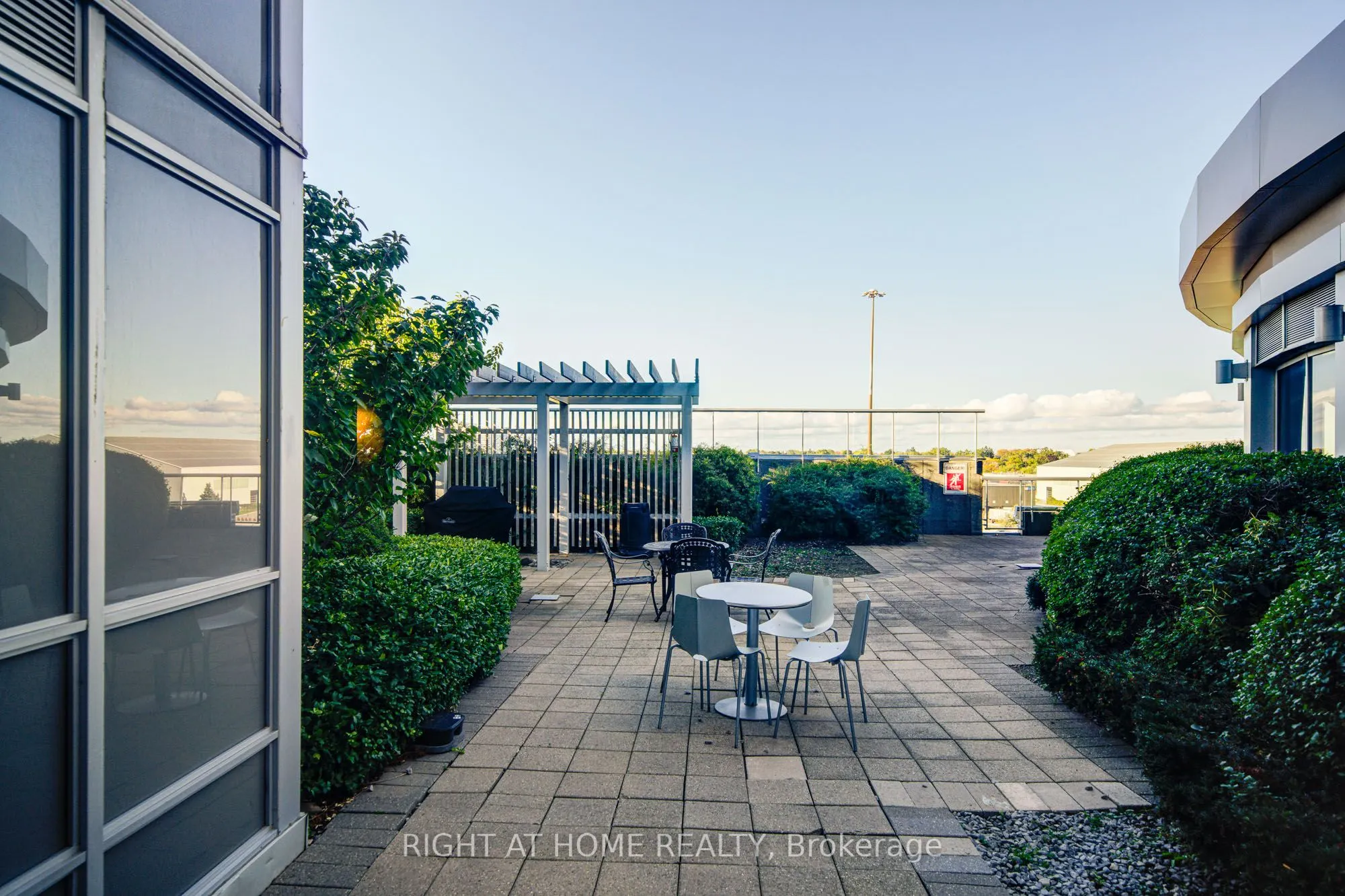 36 Lee Centre Drive, #Th112