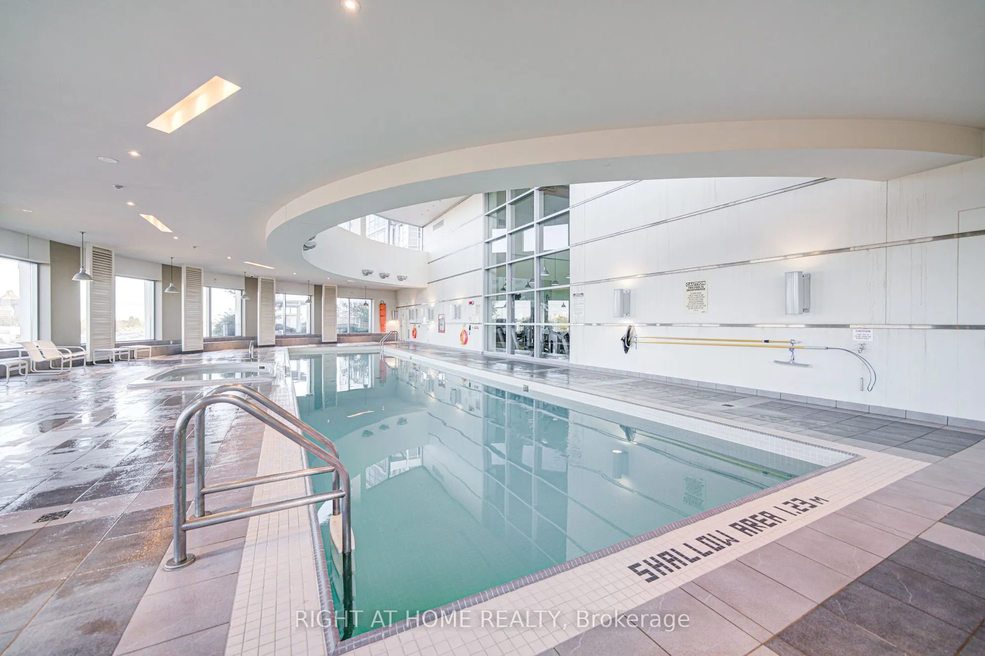 36 Lee Centre Drive, #Th112