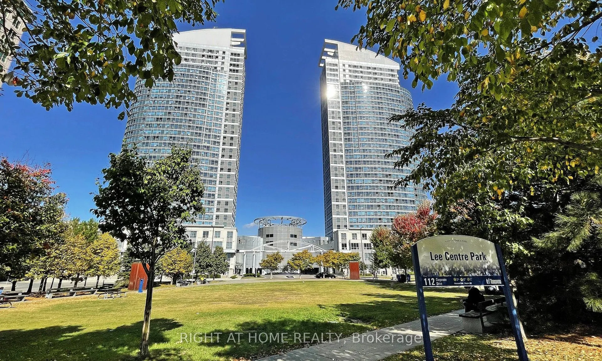 36 Lee Centre Drive, #Th112