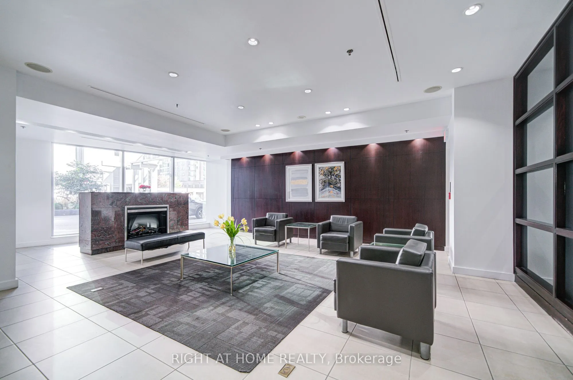 36 Lee Centre Drive, #Th112