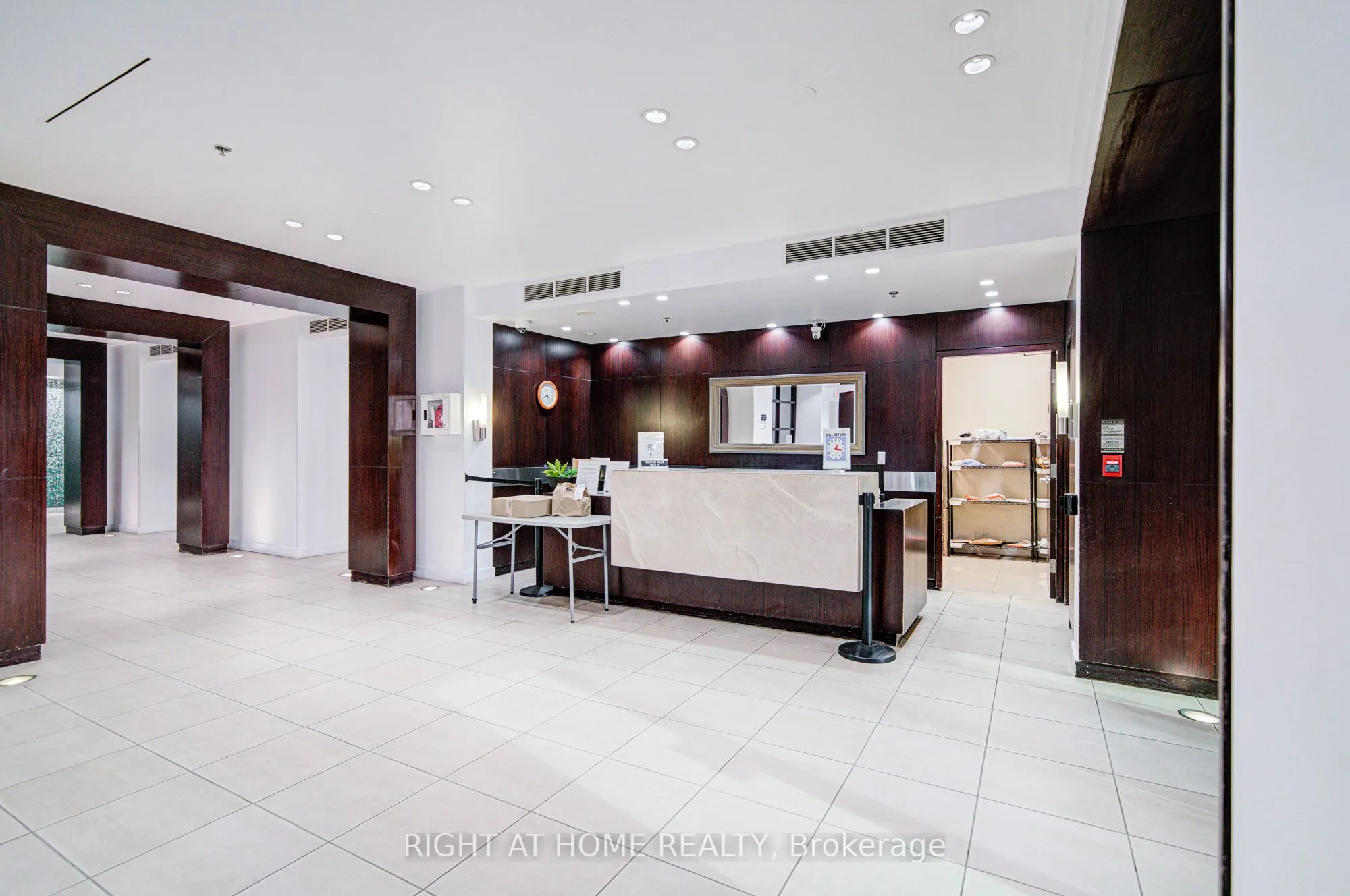36 Lee Centre Drive, #Th112