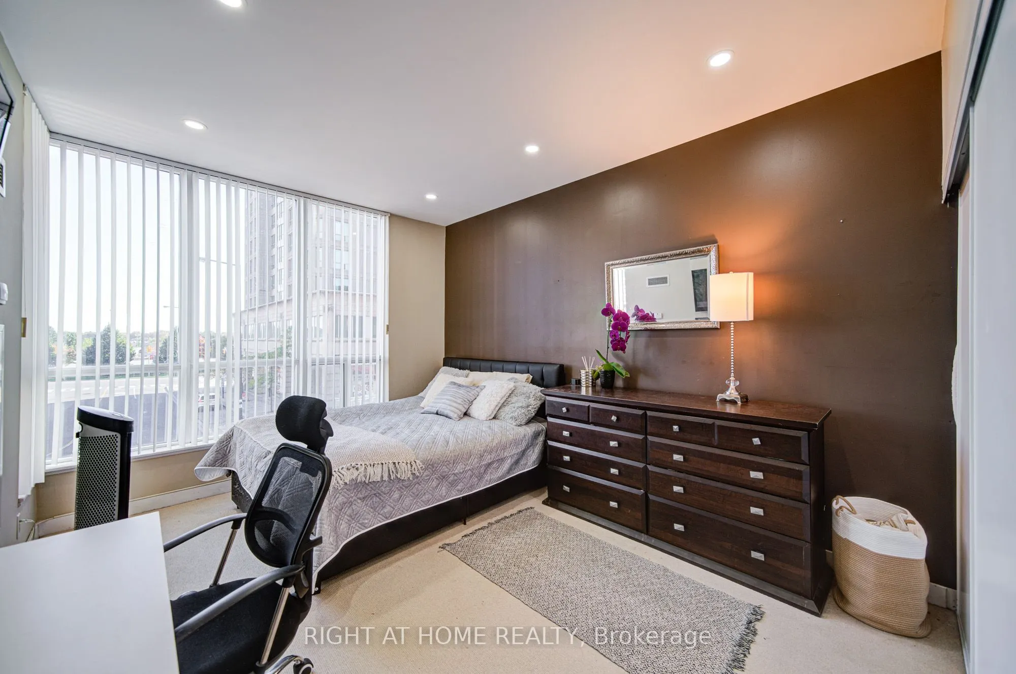 36 Lee Centre Drive, #Th112