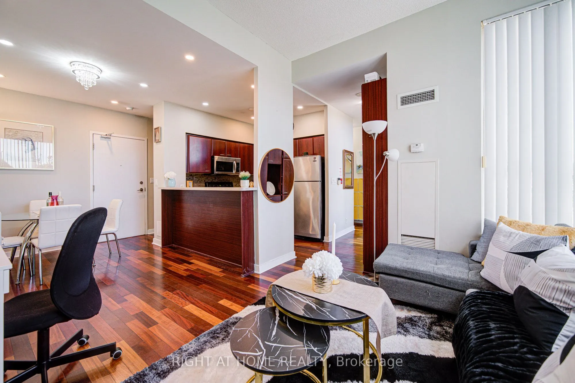 36 Lee Centre Drive, #Th112