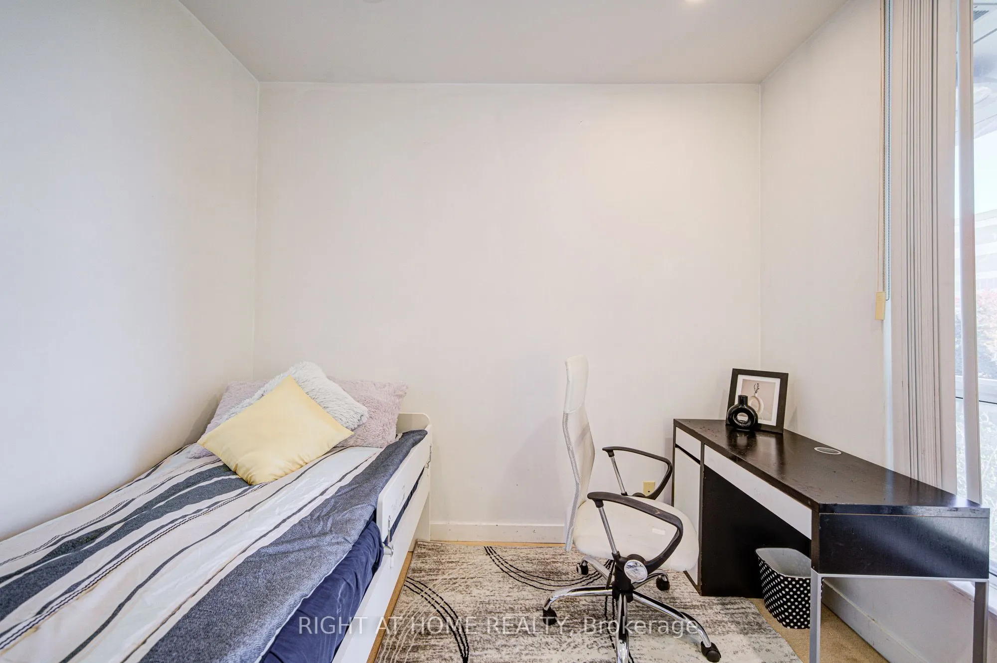 36 Lee Centre Drive, #Th112