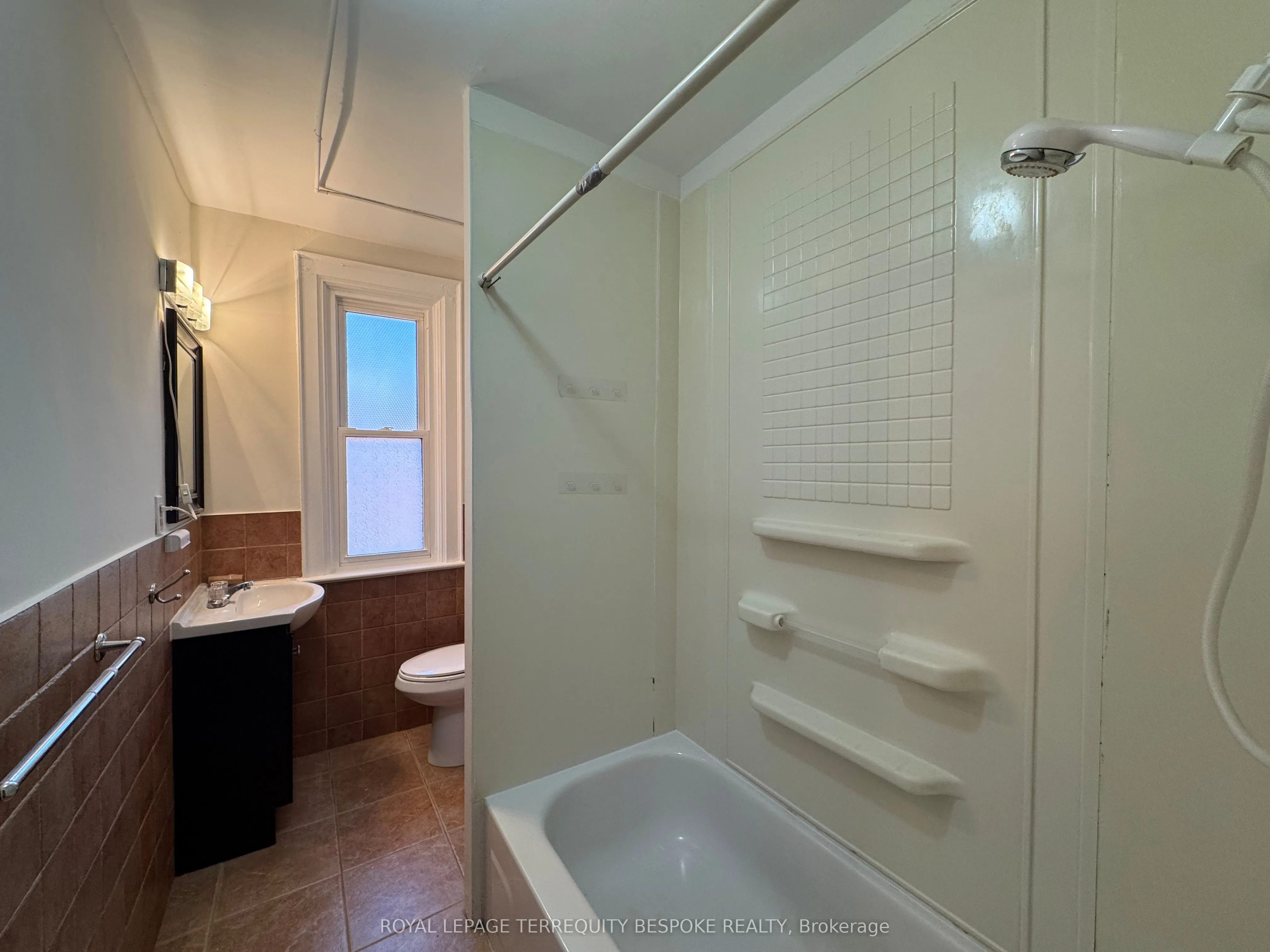19 Lewis Street, #3 - upper