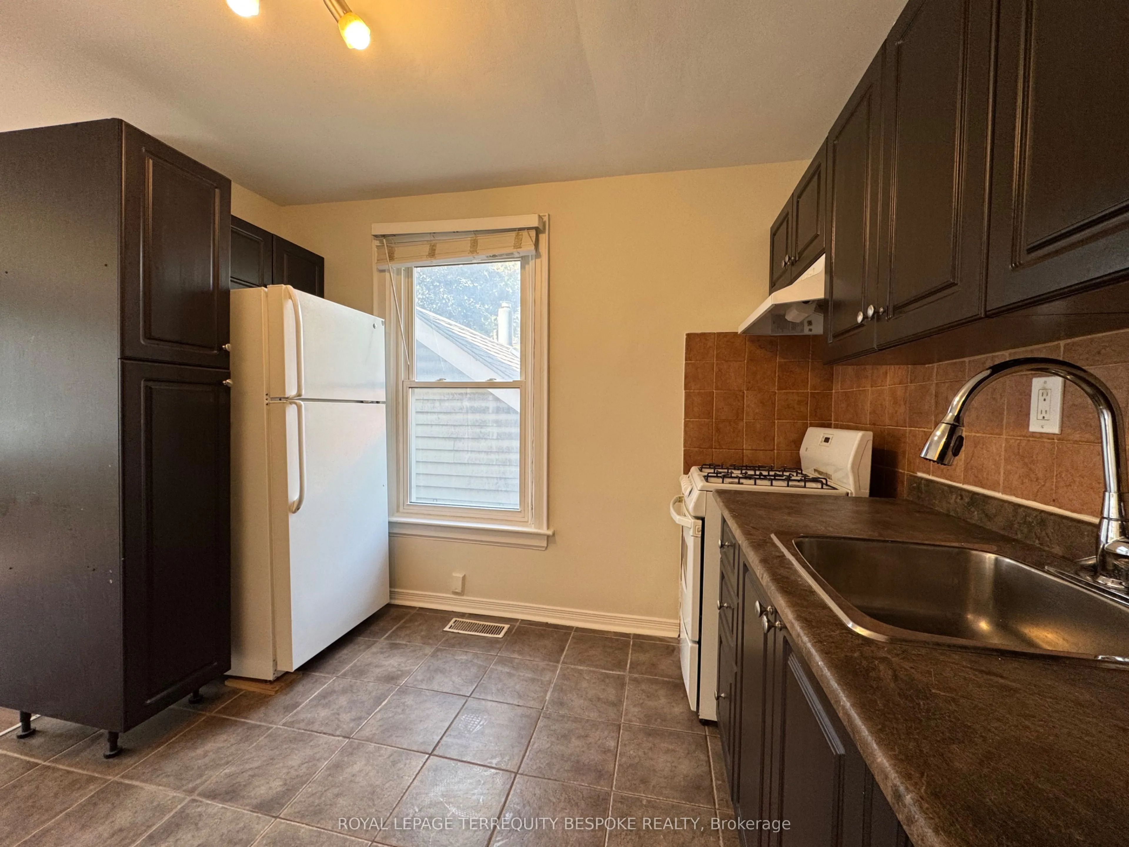 19 Lewis Street, #3 - upper