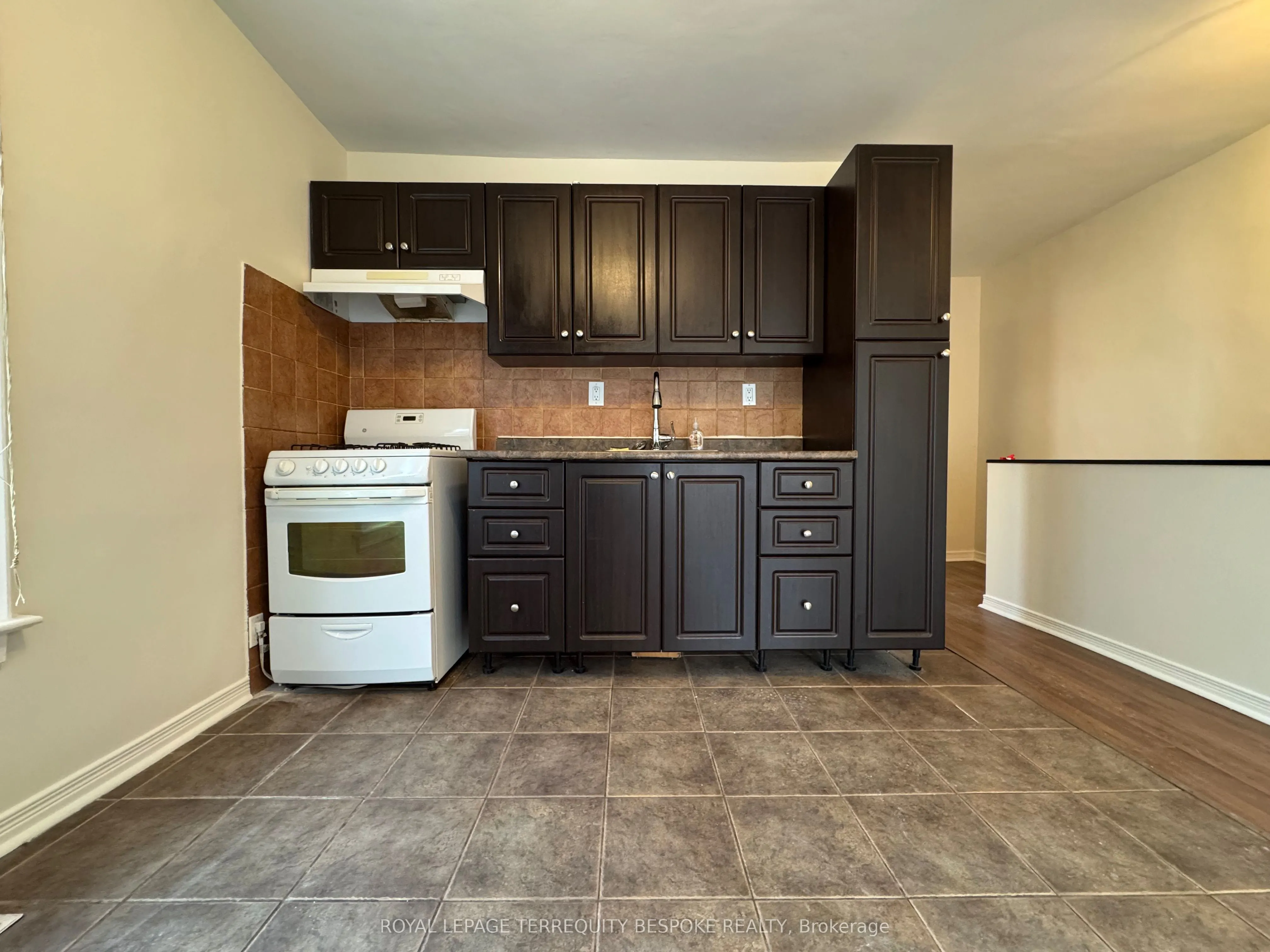 19 Lewis Street, #3 - upper