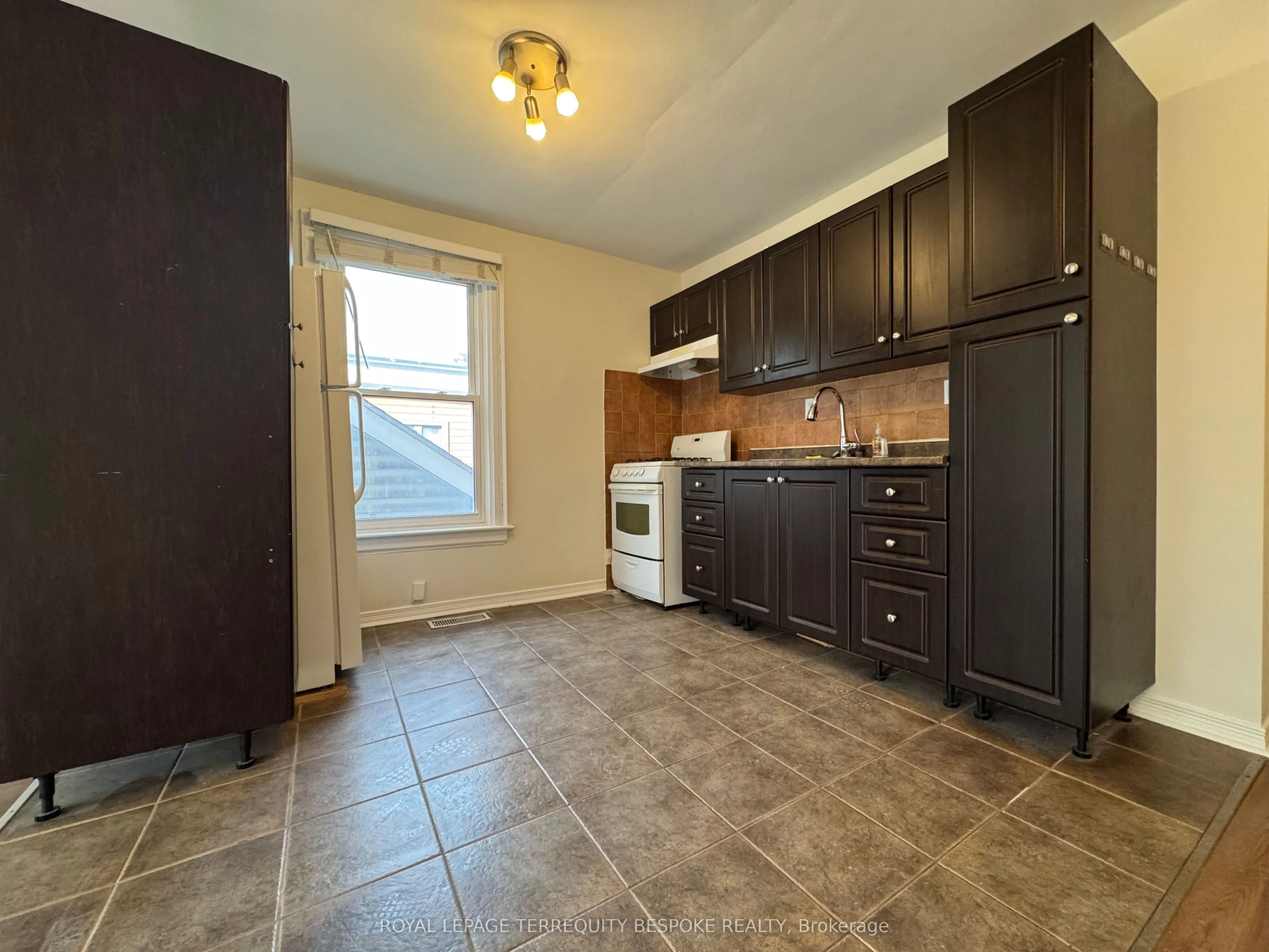 19 Lewis Street, #3 - upper