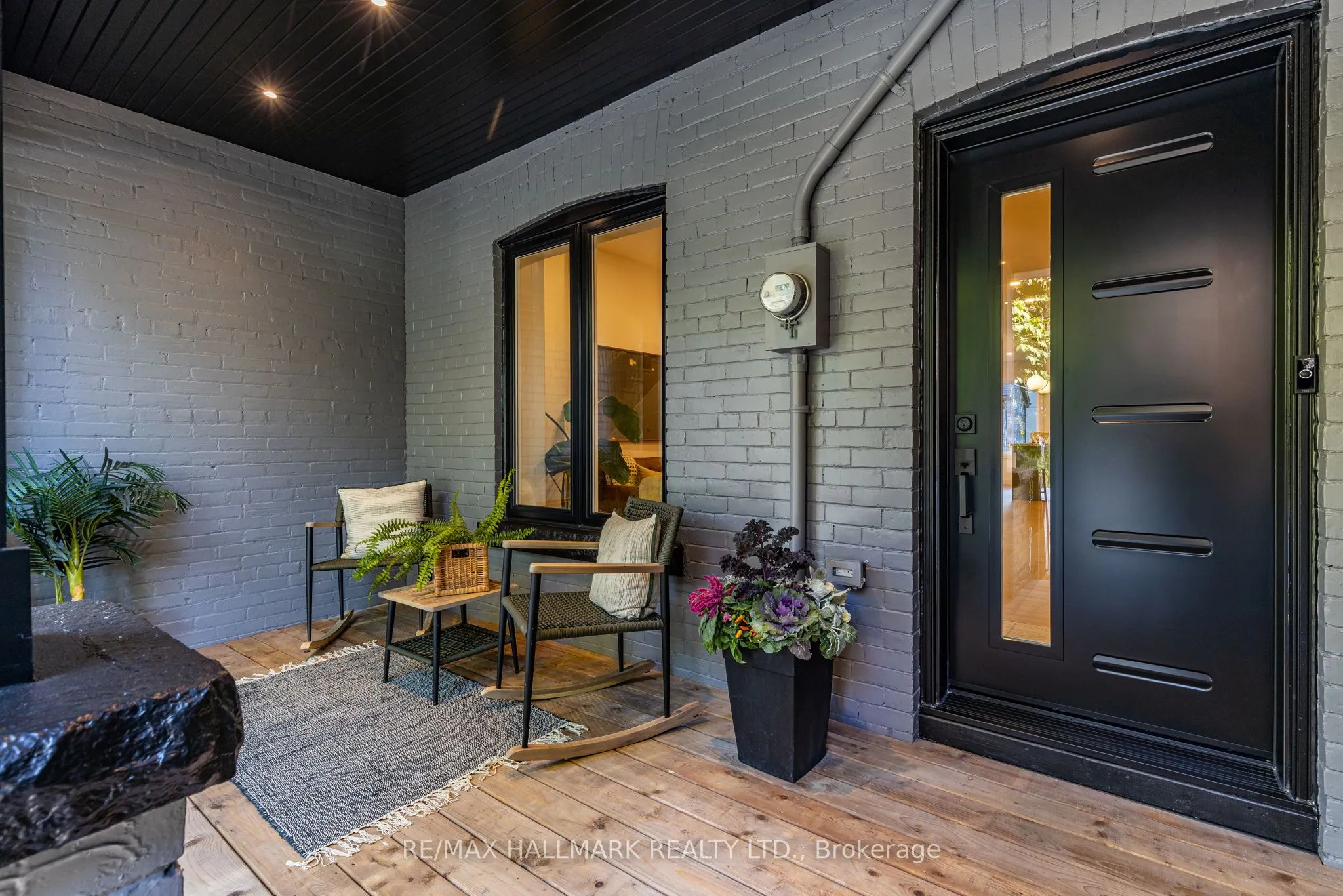 25 Howland Road