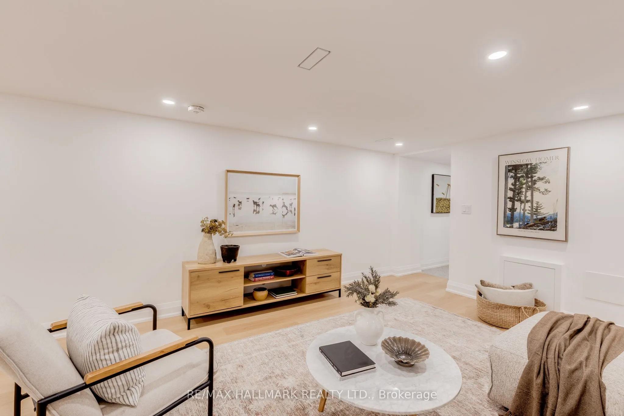 25 Howland Road