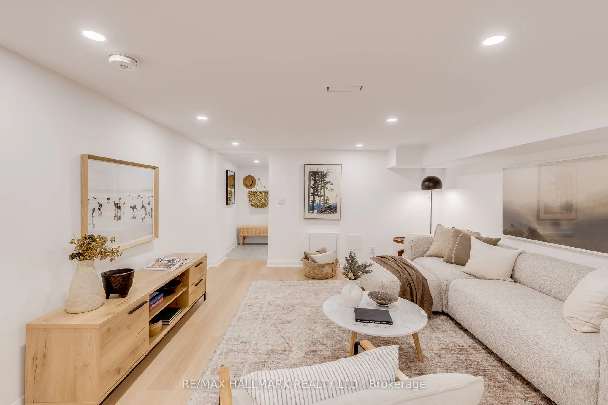 25 Howland Road