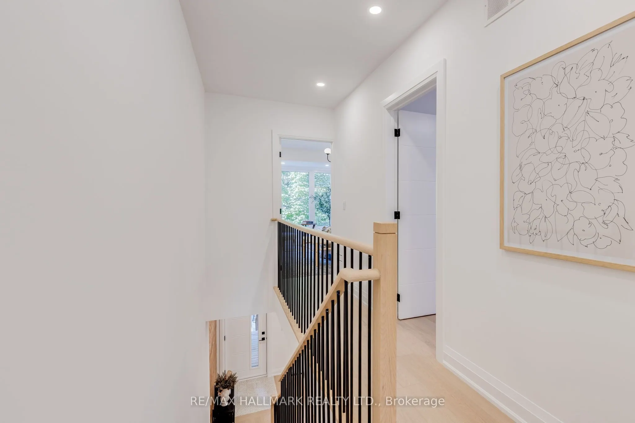 25 Howland Road