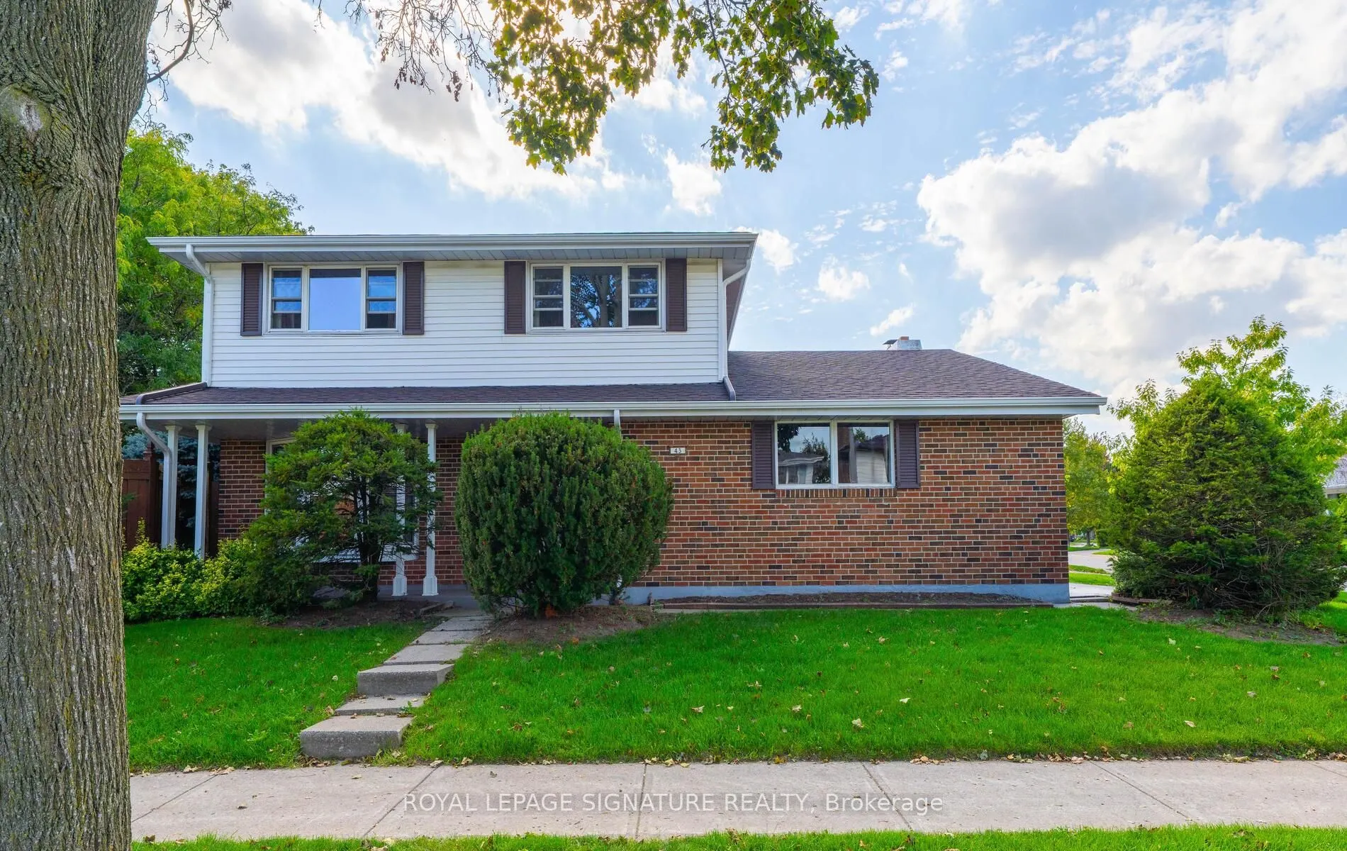 43 Collingsbrook Boulevard