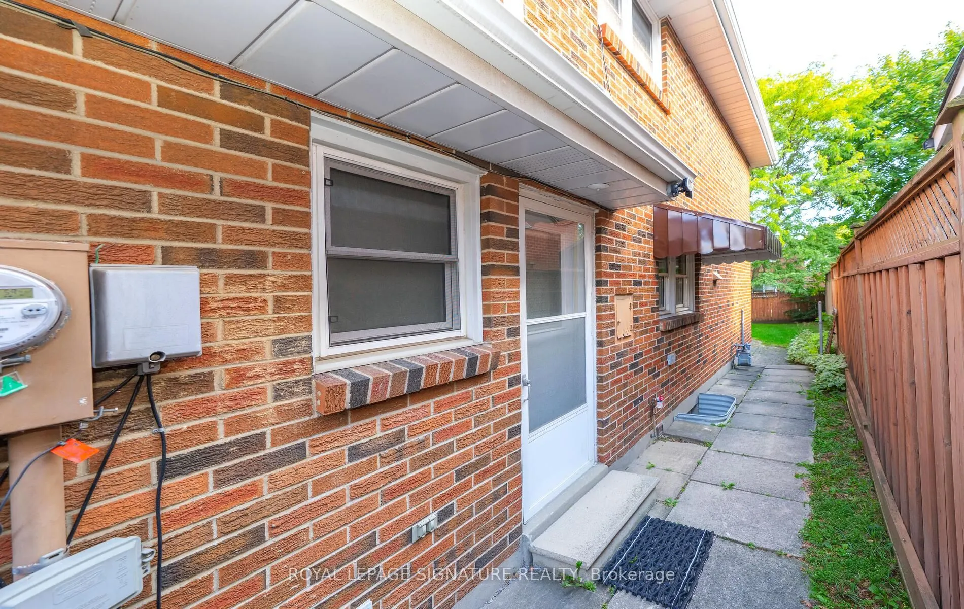 43 Collingsbrook Boulevard