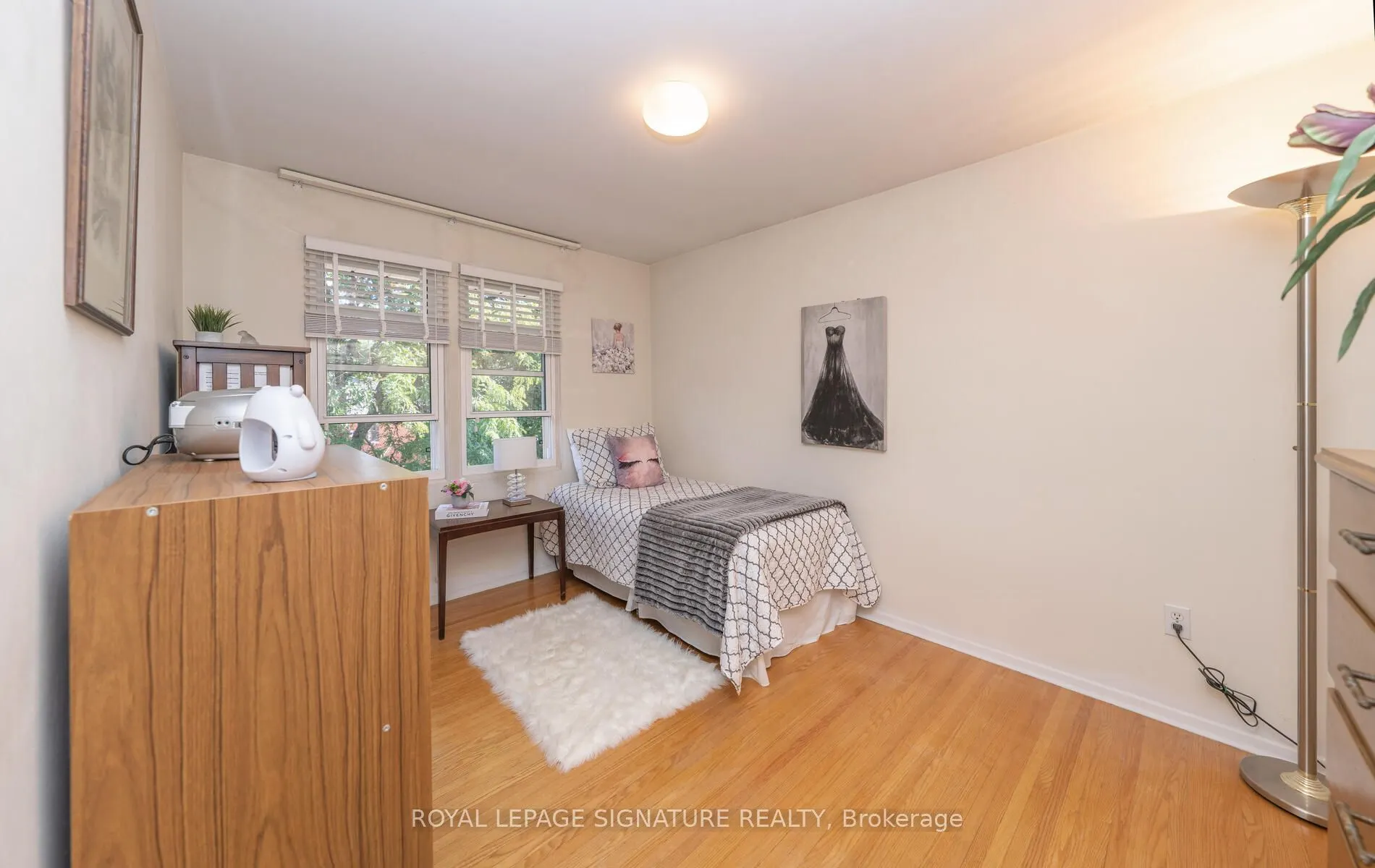 43 Collingsbrook Boulevard