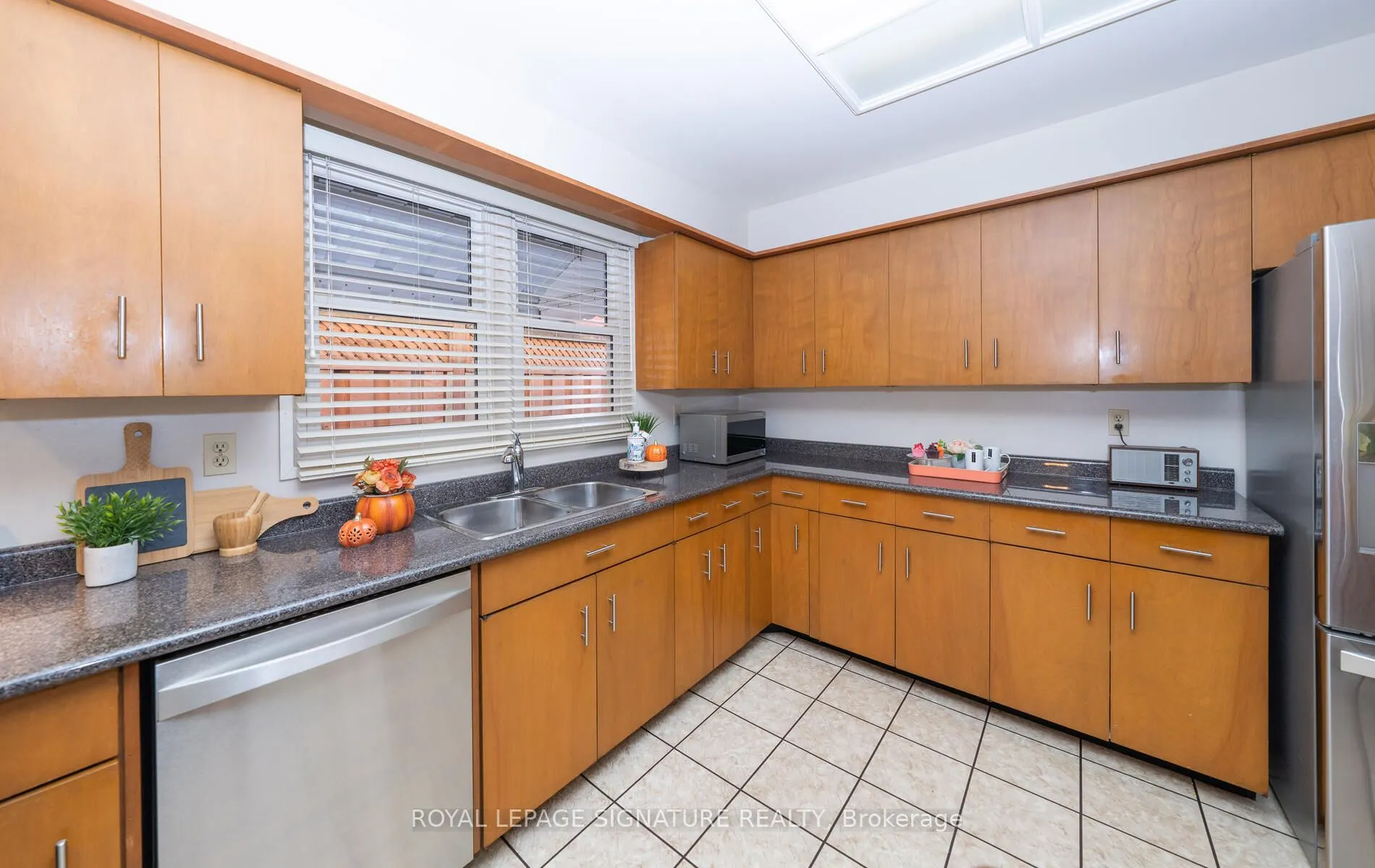43 Collingsbrook Boulevard