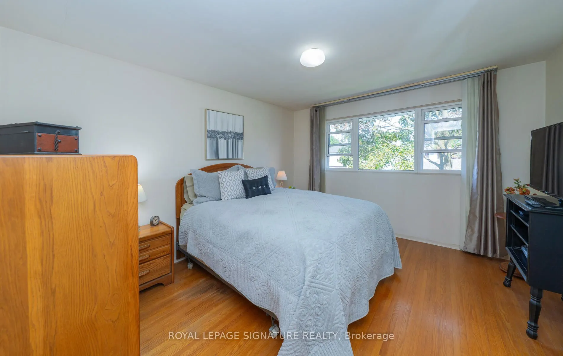 43 Collingsbrook Boulevard