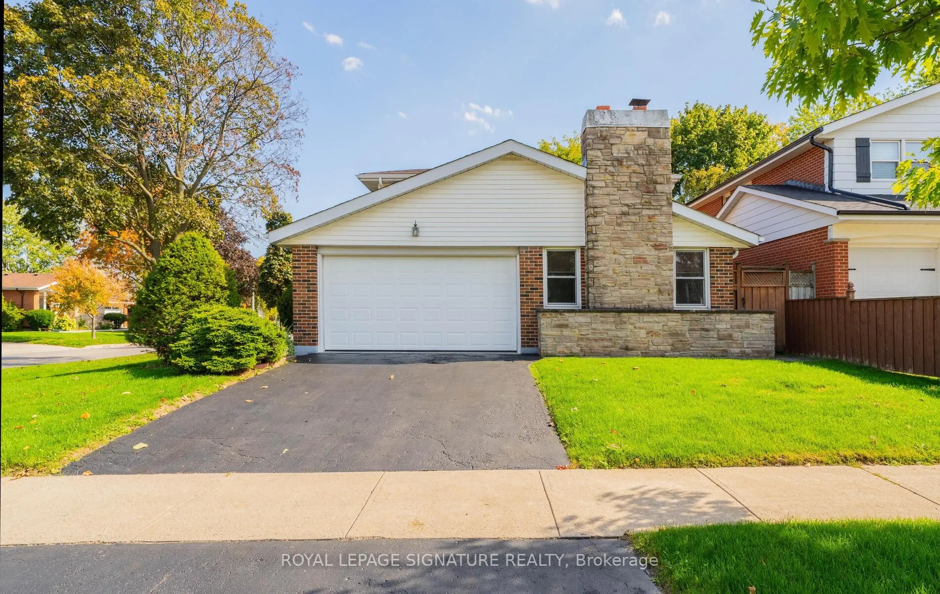 43 Collingsbrook Boulevard