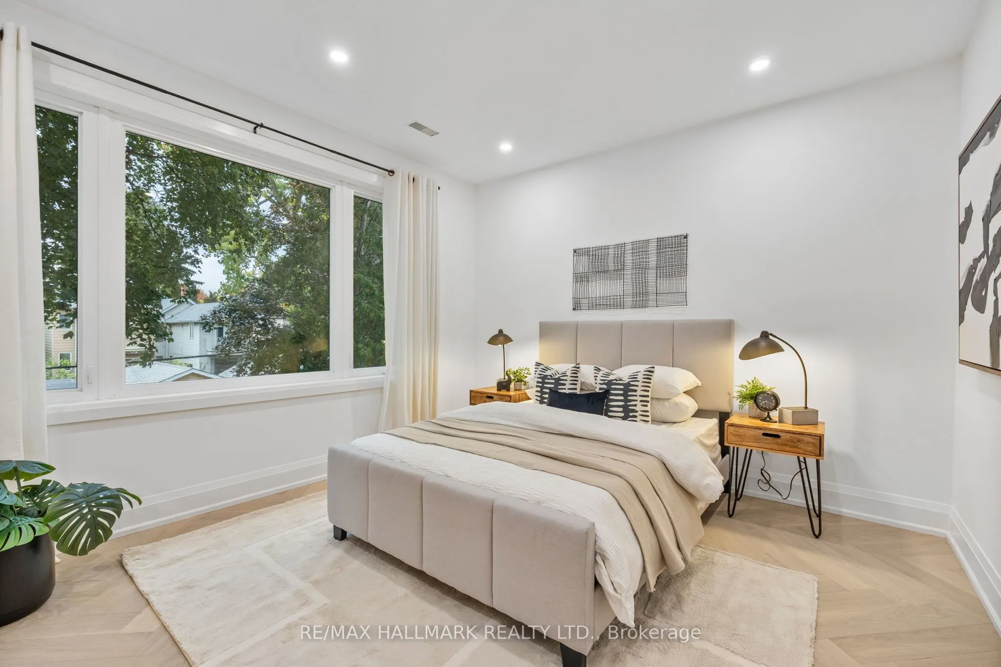 98 Hogarth Avenue