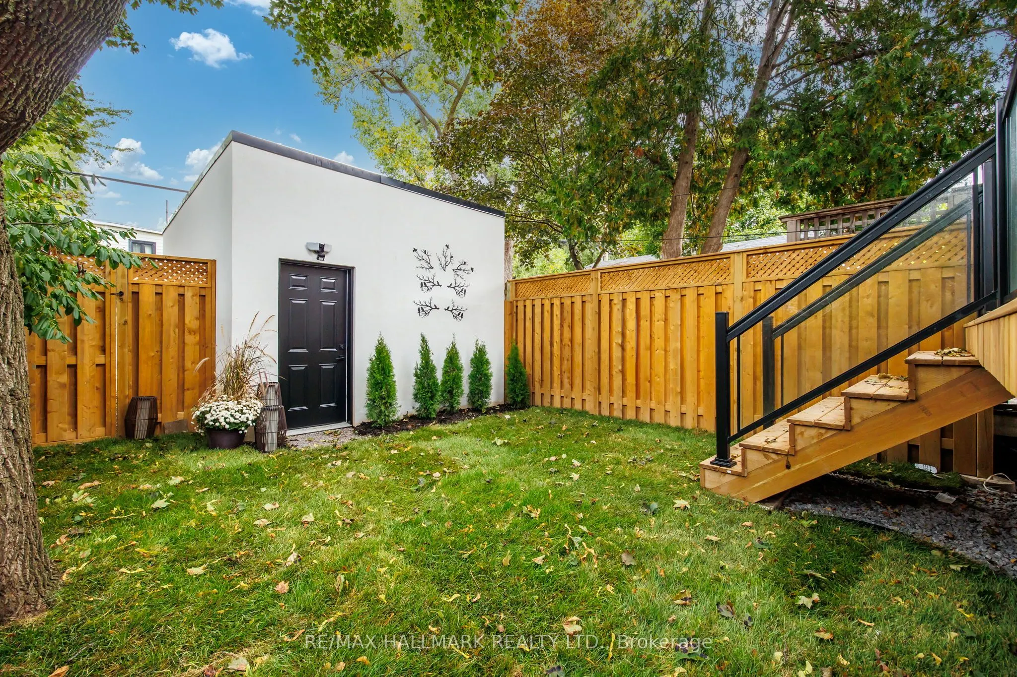 98 Hogarth Avenue