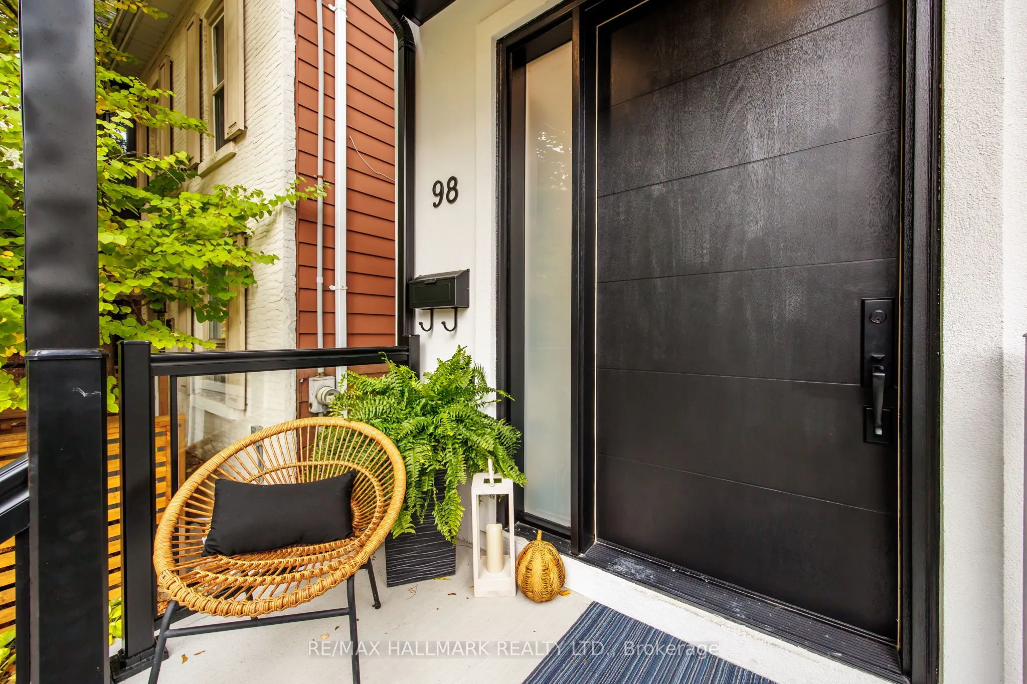 98 Hogarth Avenue