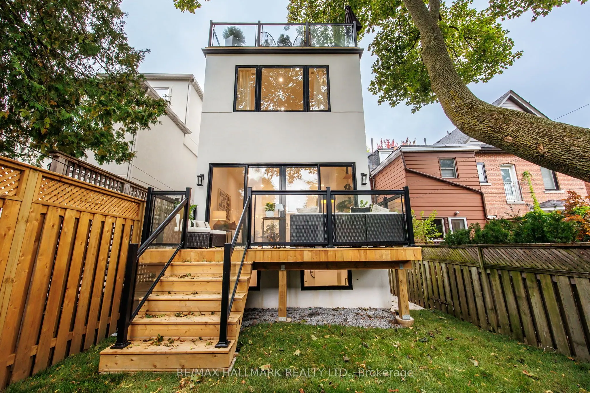 98 Hogarth Avenue