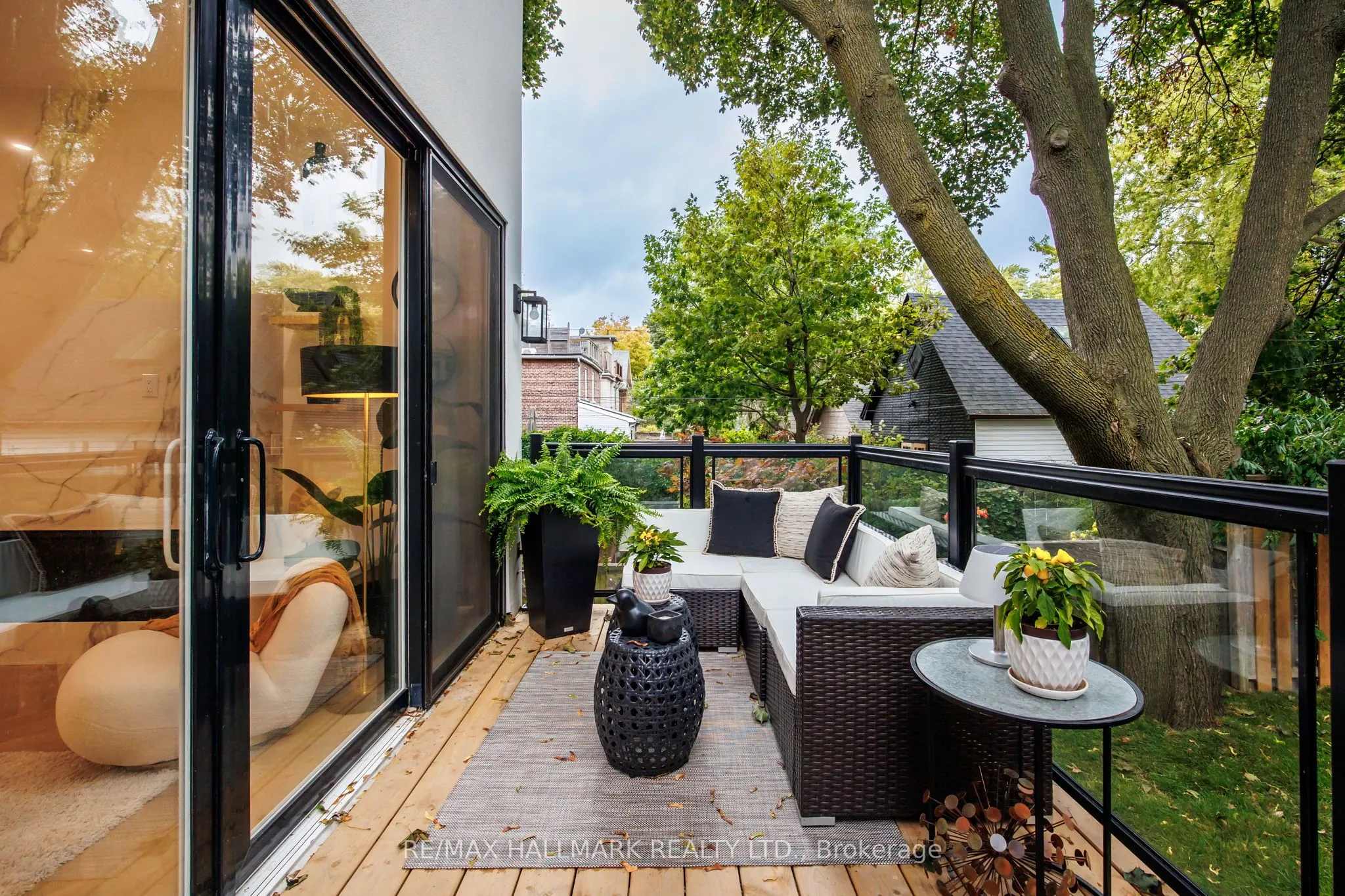 98 Hogarth Avenue