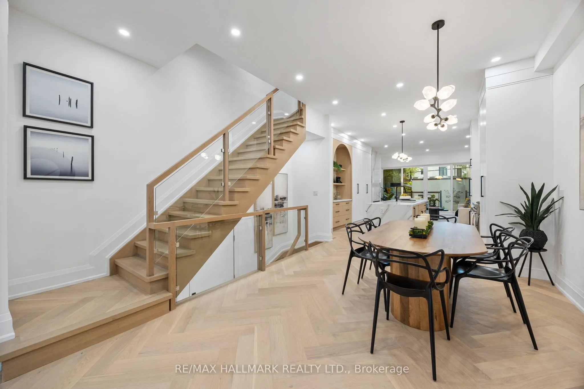 98 Hogarth Avenue