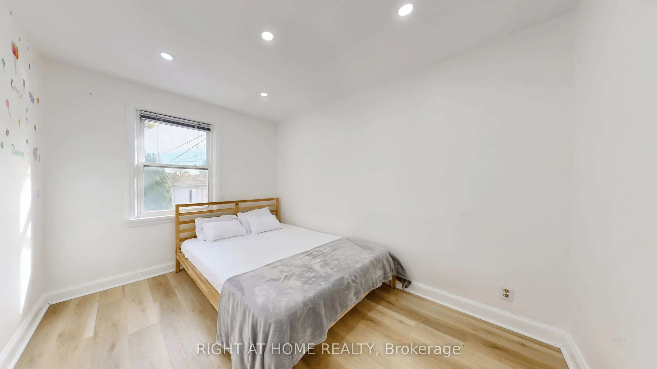 79 Oakes Avenue
