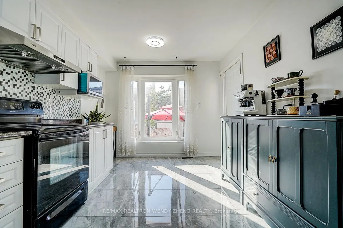 90 Radwell Crescent
