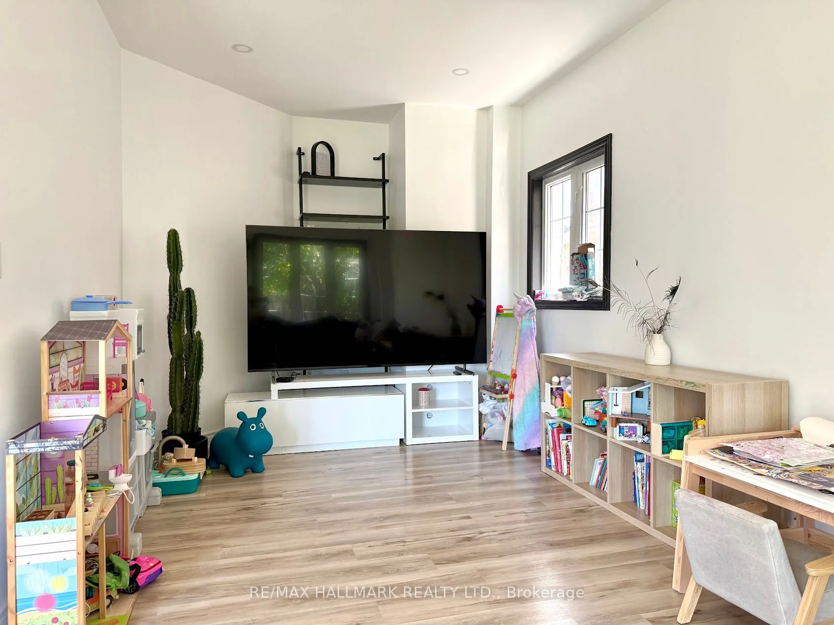 63 Chartway Boulevard